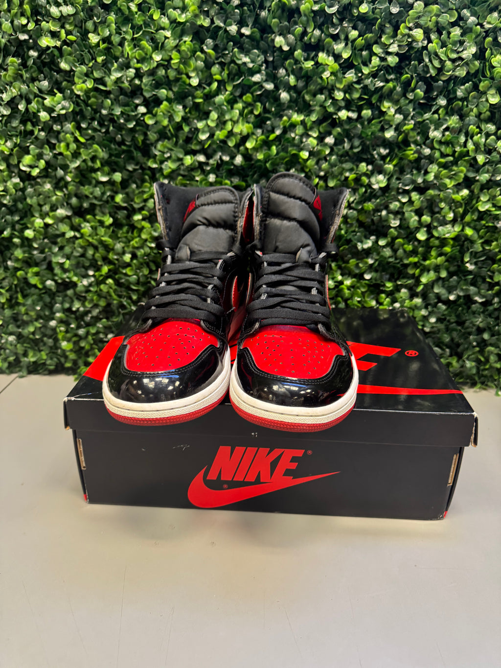 Jordan 1 High "Patent Bred" Size 12 Preowned