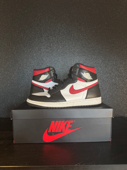 Jordan 1 Retro High 'Black Gym Red' Size 10.5 Preowned with box