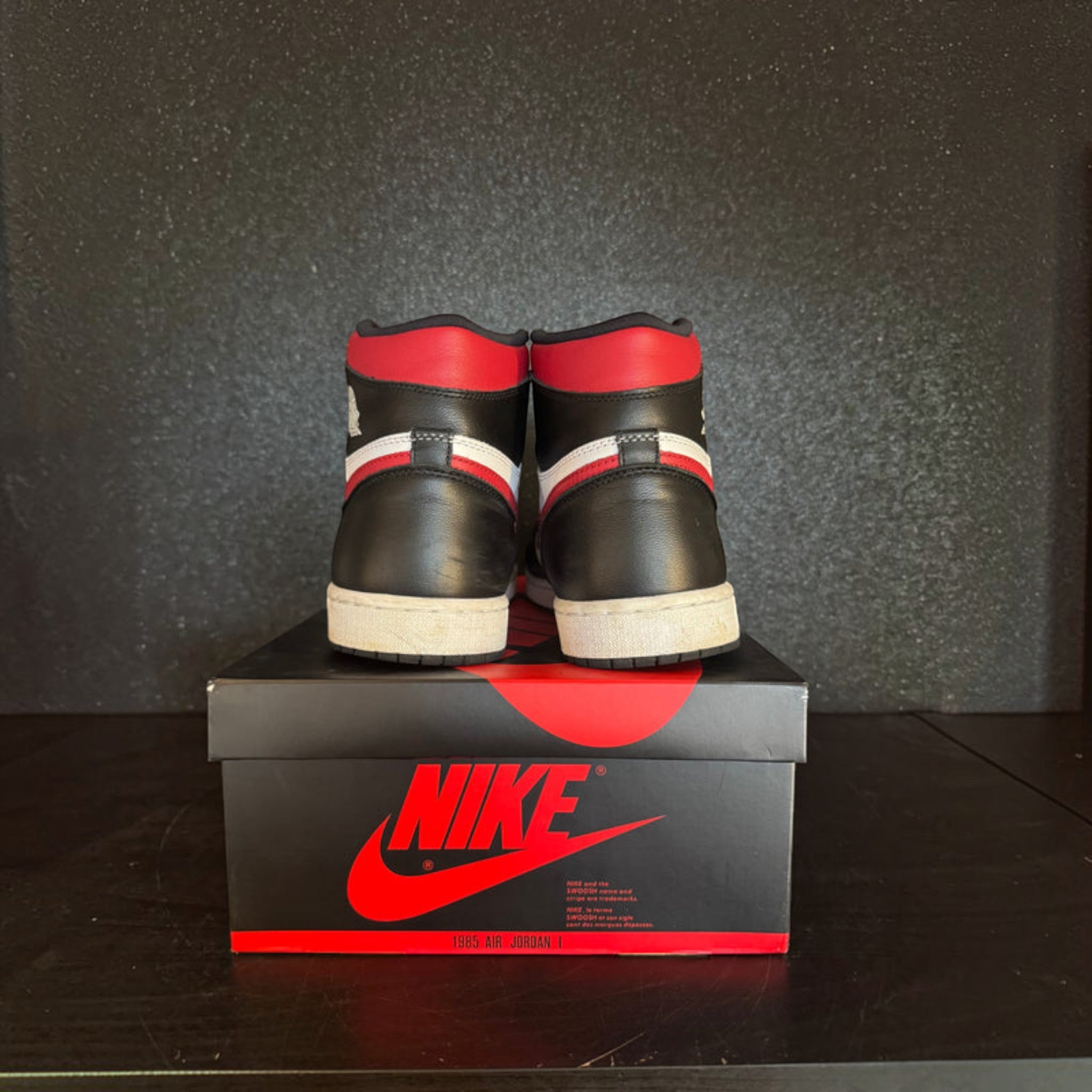 Jordan 1 Retro High 'Black Gym Red' Size 10.5 Preowned with box