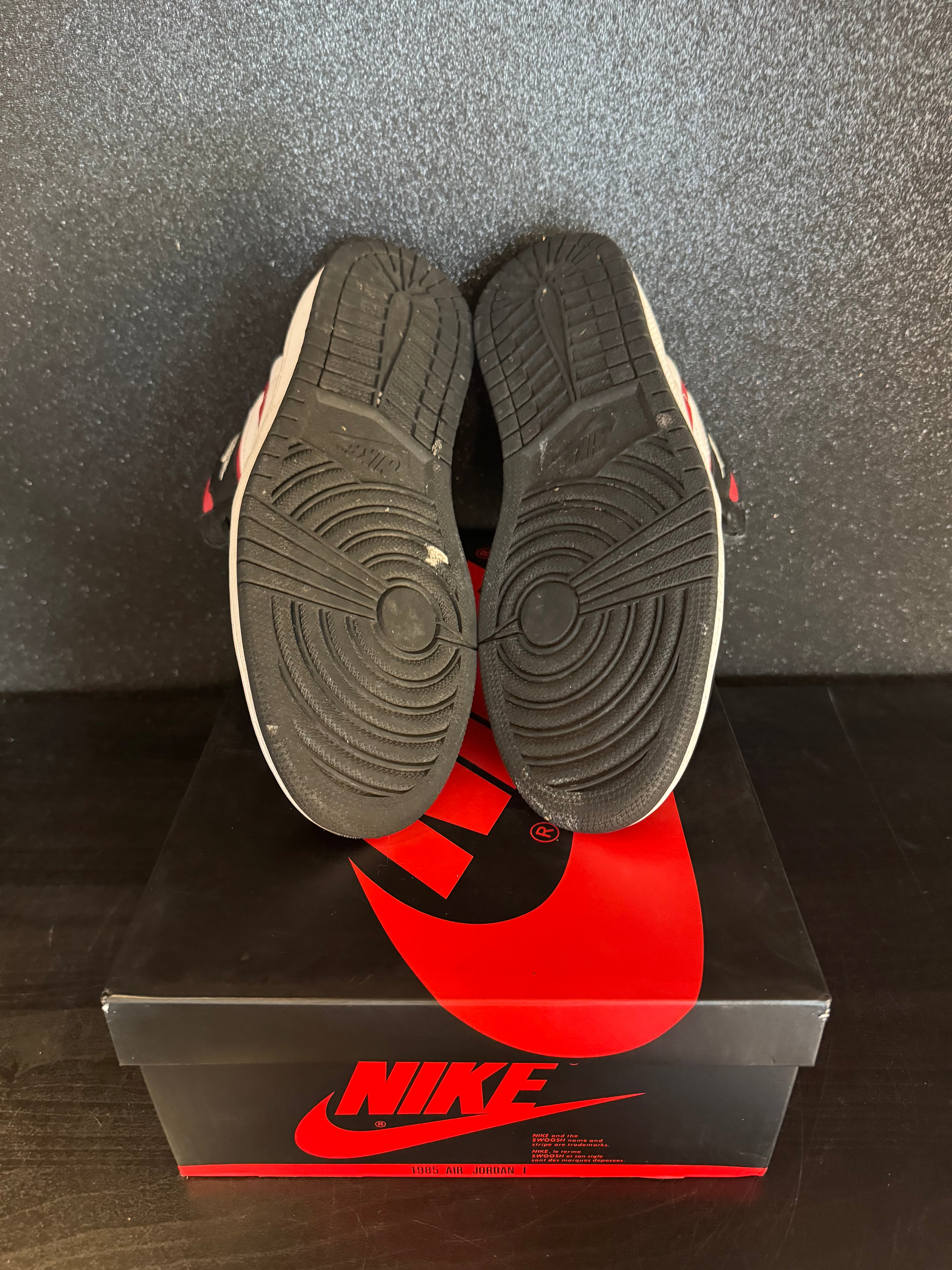 Jordan 1 Retro High 'Black Gym Red' Size 10.5 Preowned with box