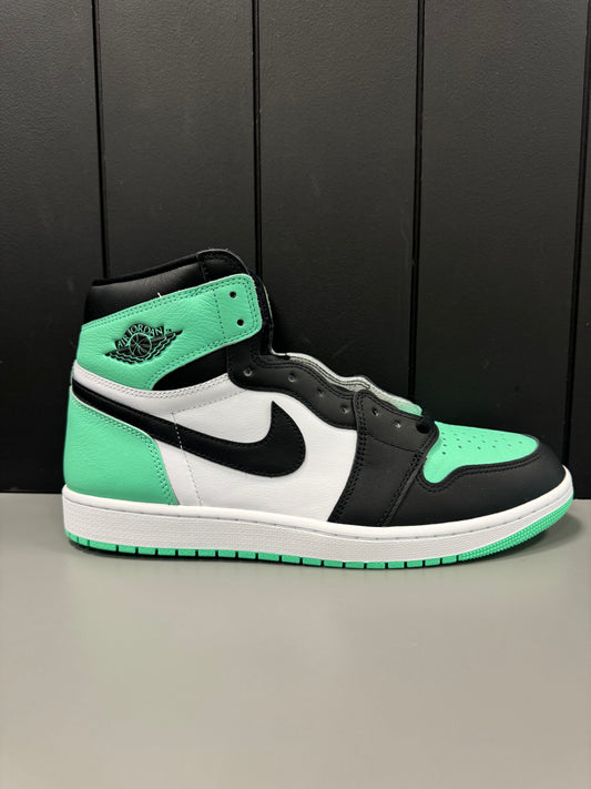 Jordan 1 High "Green Glow" Size 13 Preowned