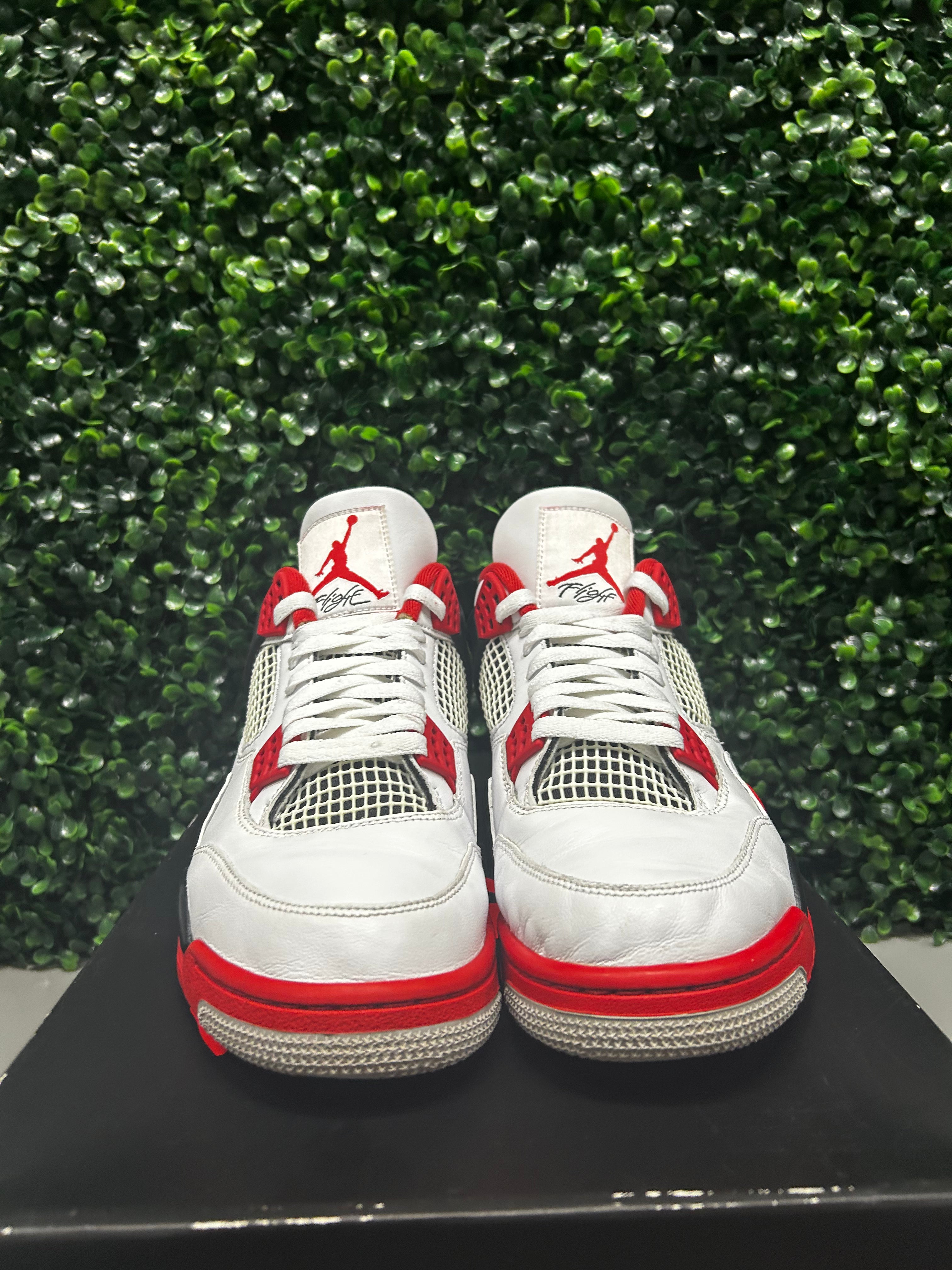 Jordan 4 Retro "Fire Red" Size 9.5 Preowned