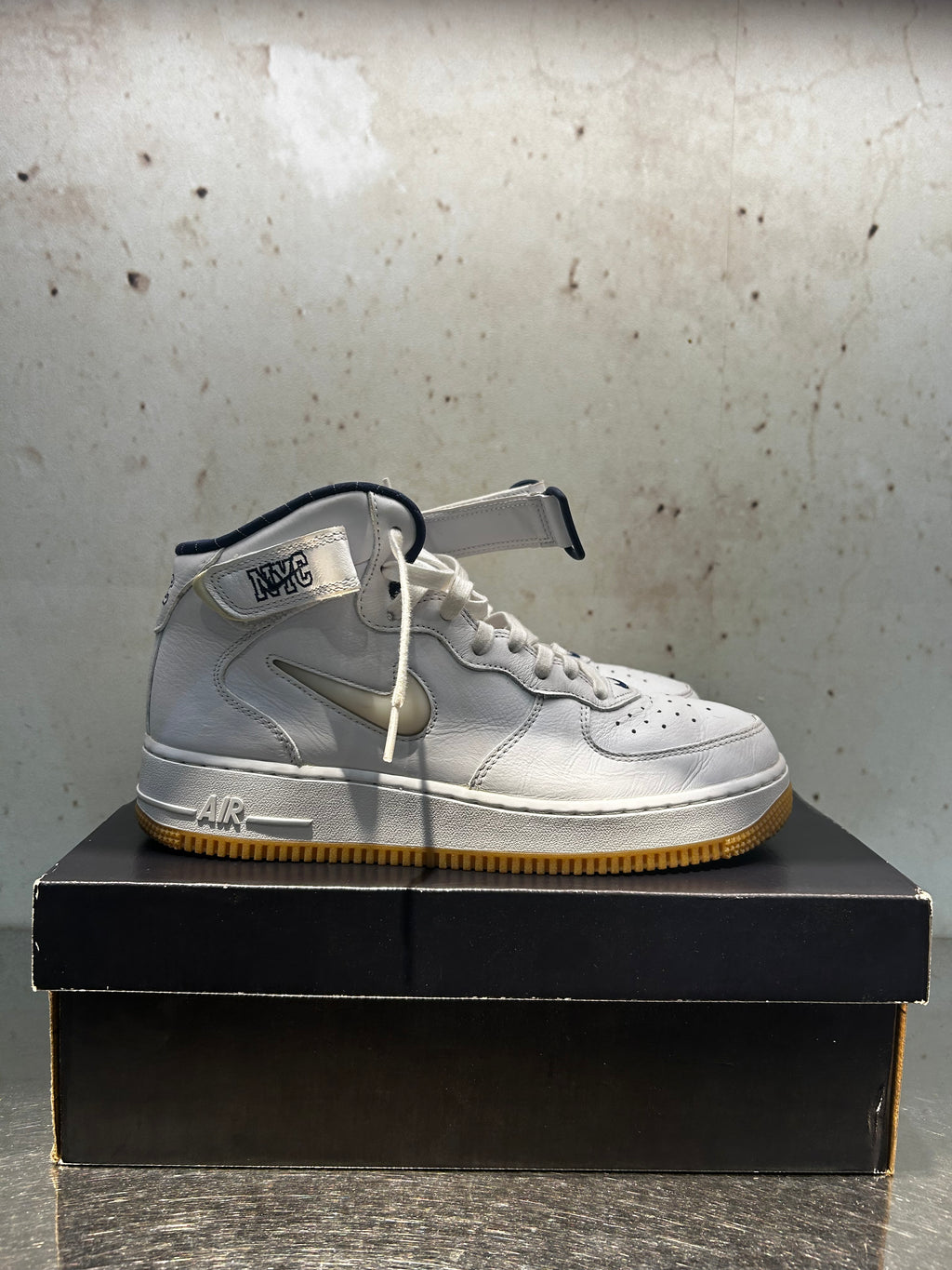 Nike Air Force 1 Mid QS "Jewel NYC White MidNight Navy" Size 9 Preowned