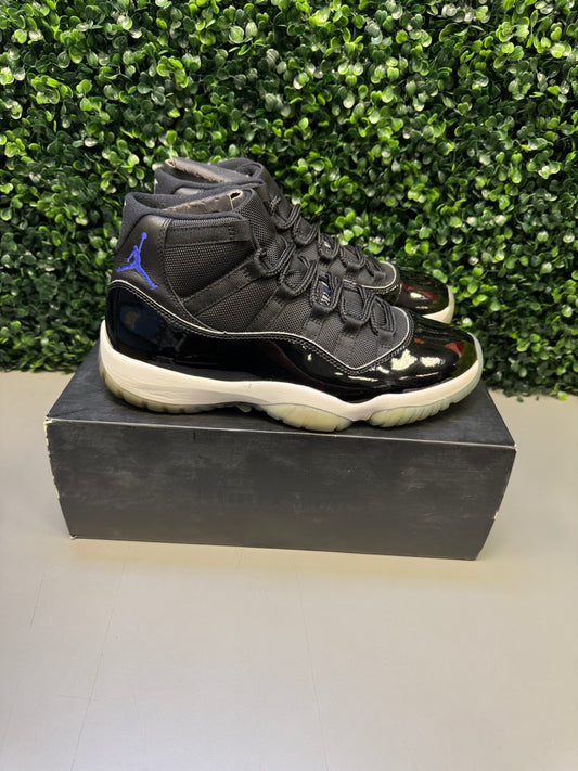 Jordan 11 "Space Jam" Size 9 Preowned