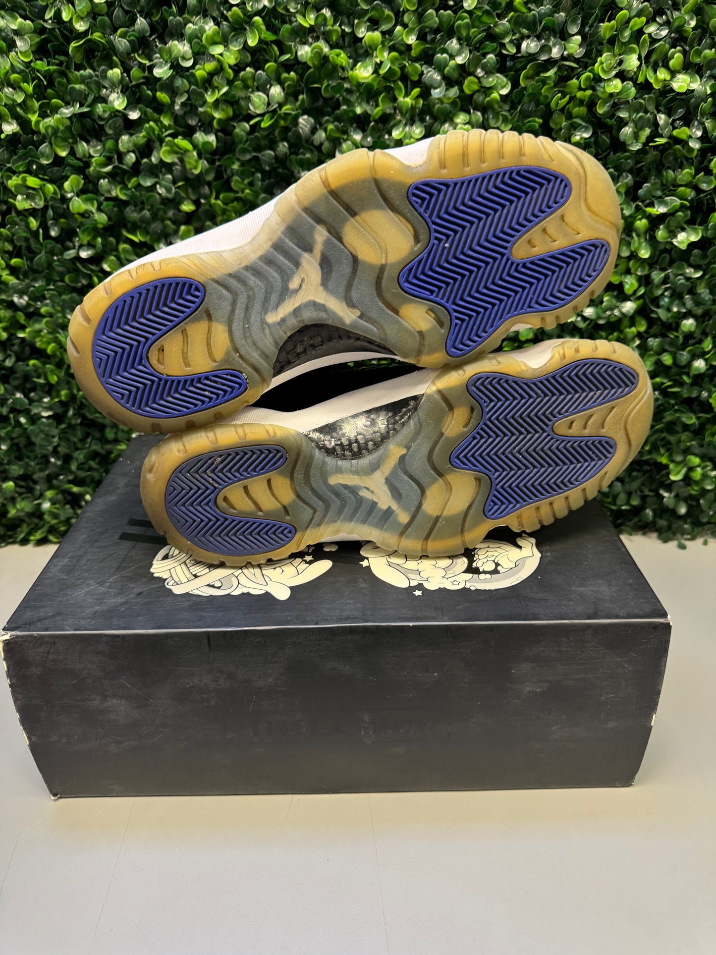 Jordan 11 "Space Jam" Size 9 Preowned
