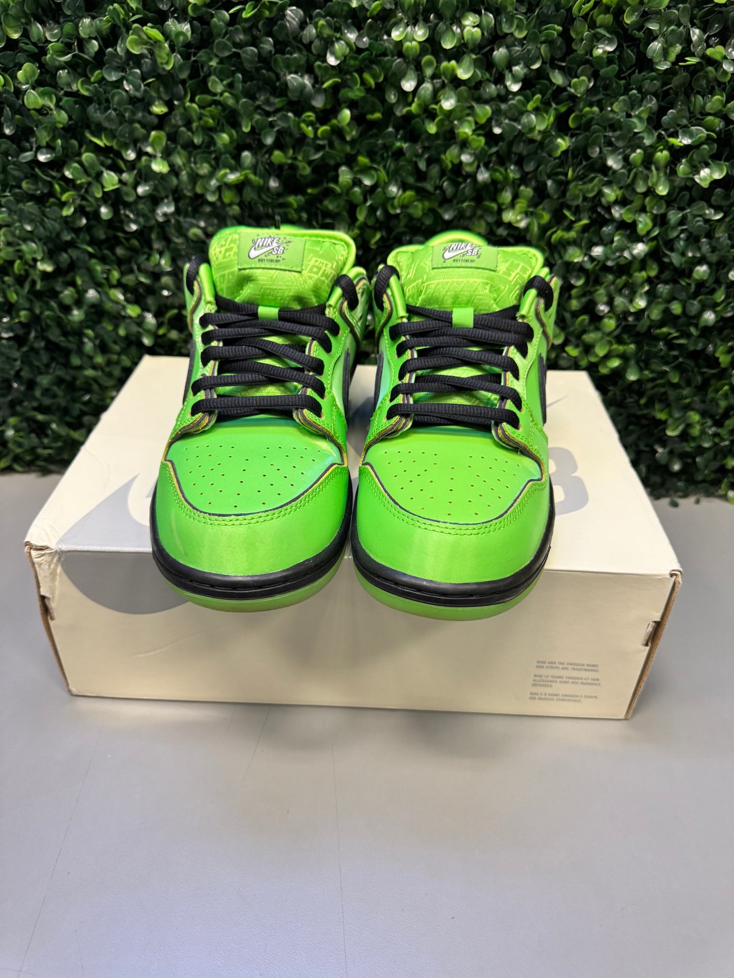 Nike Dunk Low SB Power Puff "Buttercup" Size 9.5 Preowned