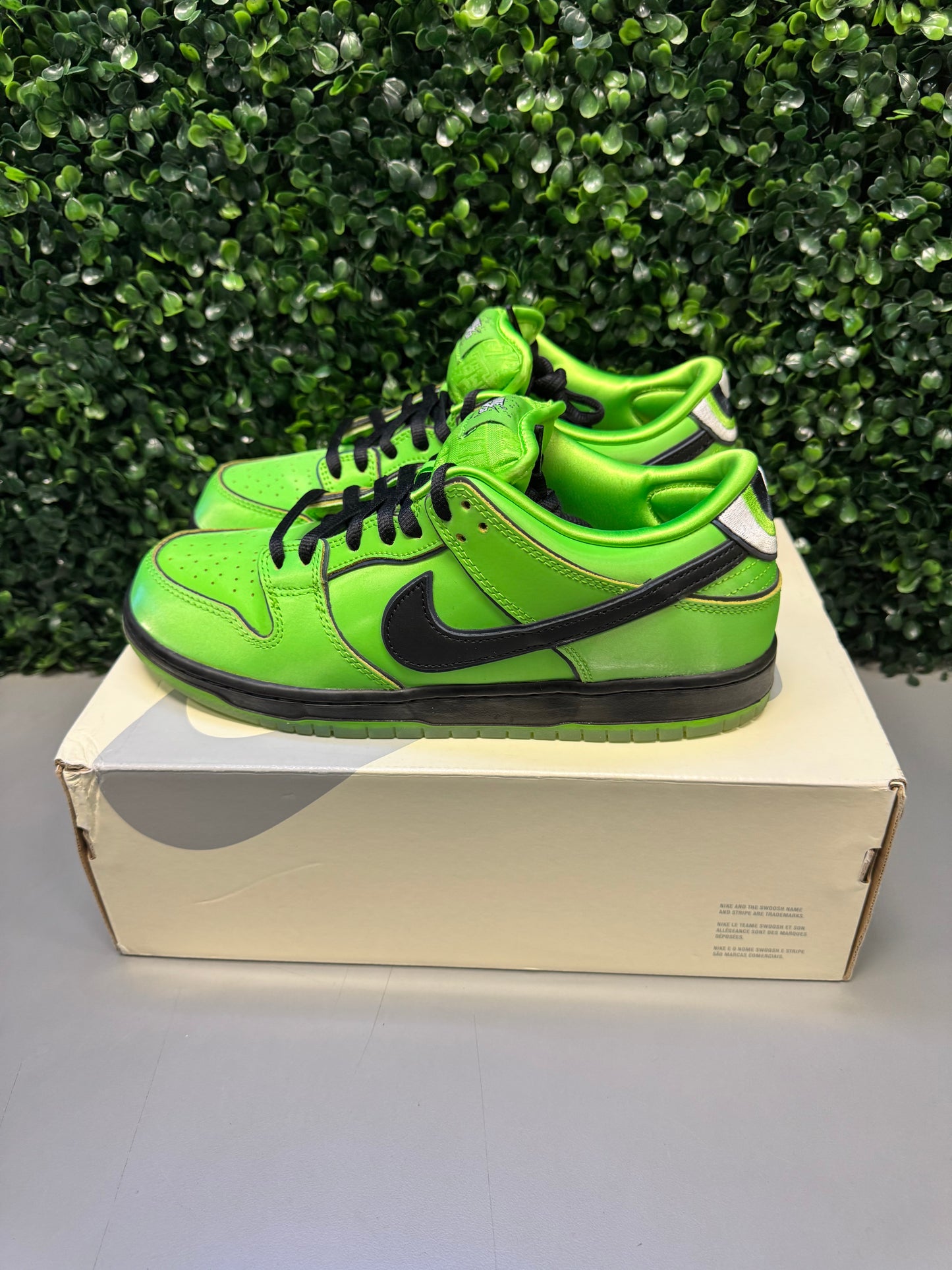 Nike Dunk Low SB Power Puff "Buttercup" Size 9.5 Preowned