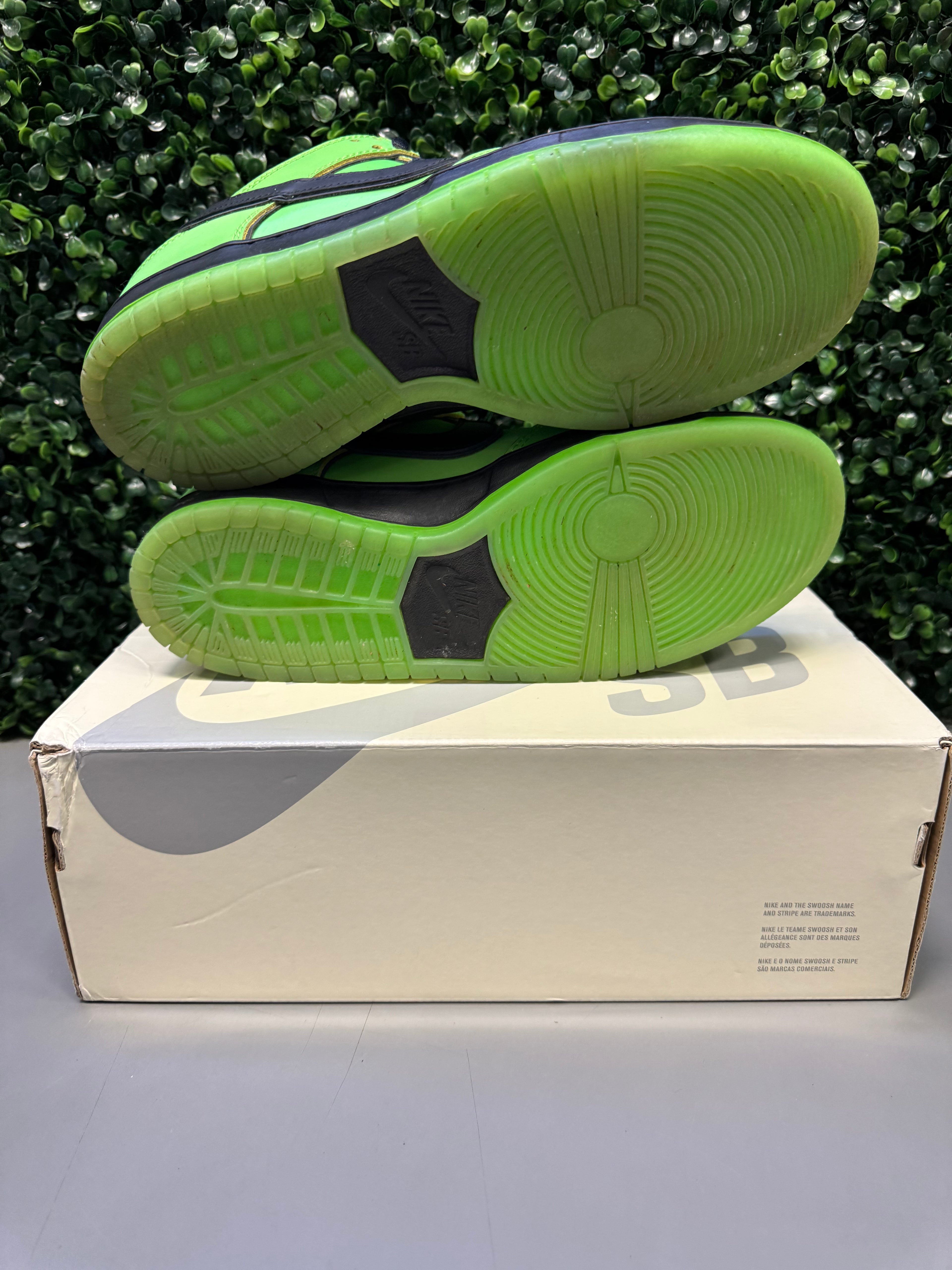 Nike Dunk Low SB Power Puff "Buttercup" Size 9.5 Preowned