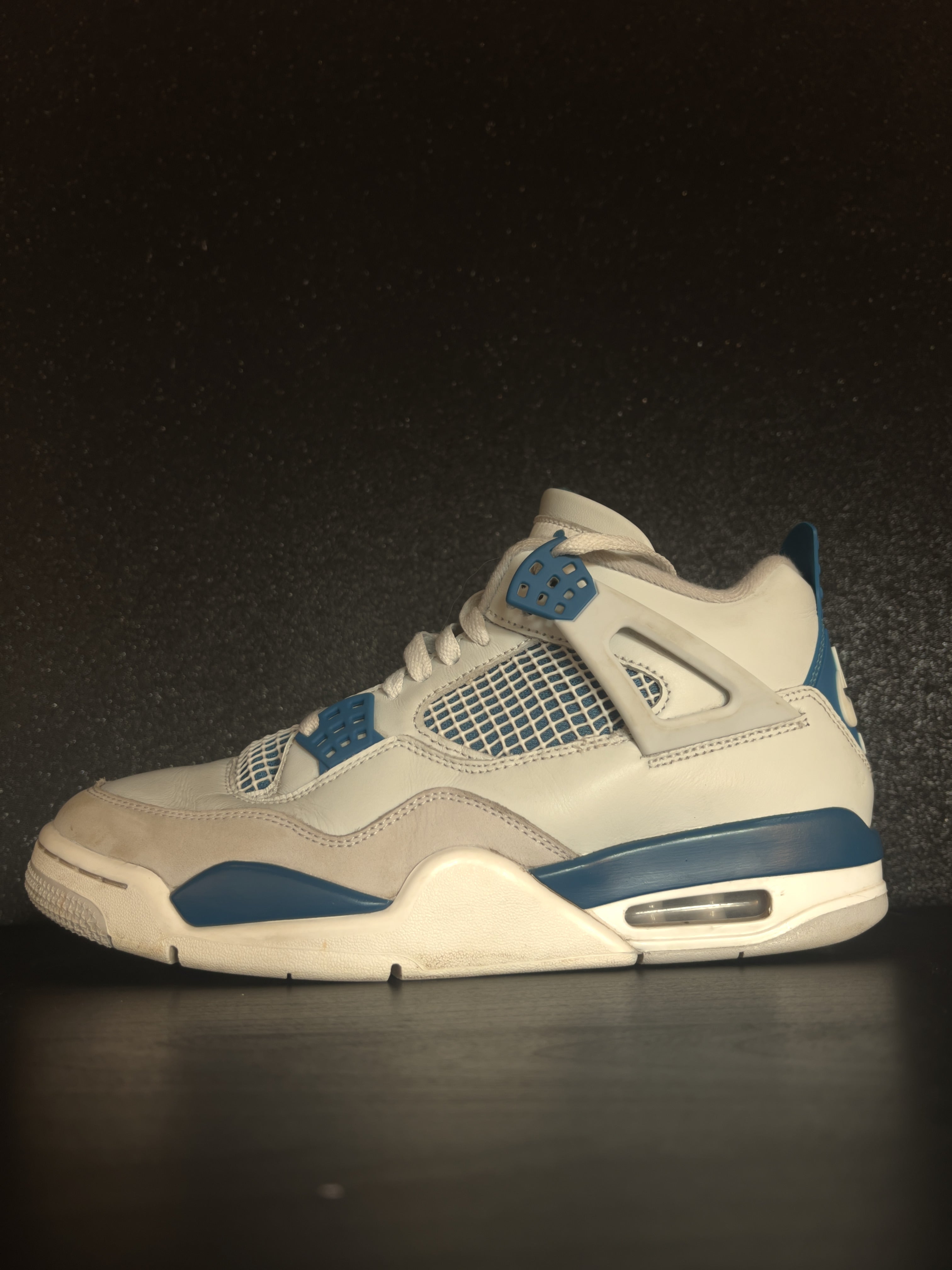 Jordan 4 Retro Military Blue 2024 Size 9 Preowned