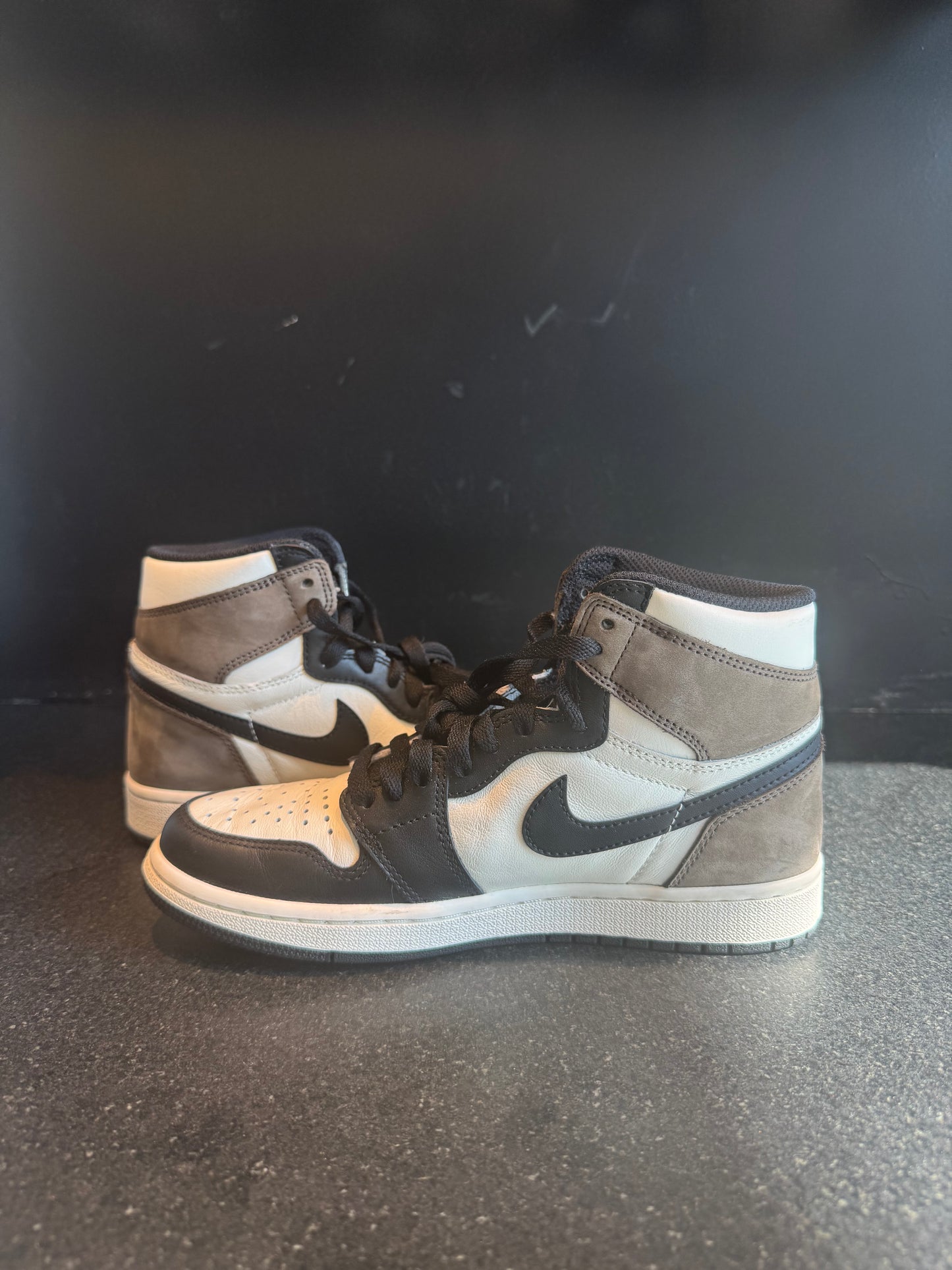 Jordan 1 Retro High 'Mocha' Size 6 Preowned