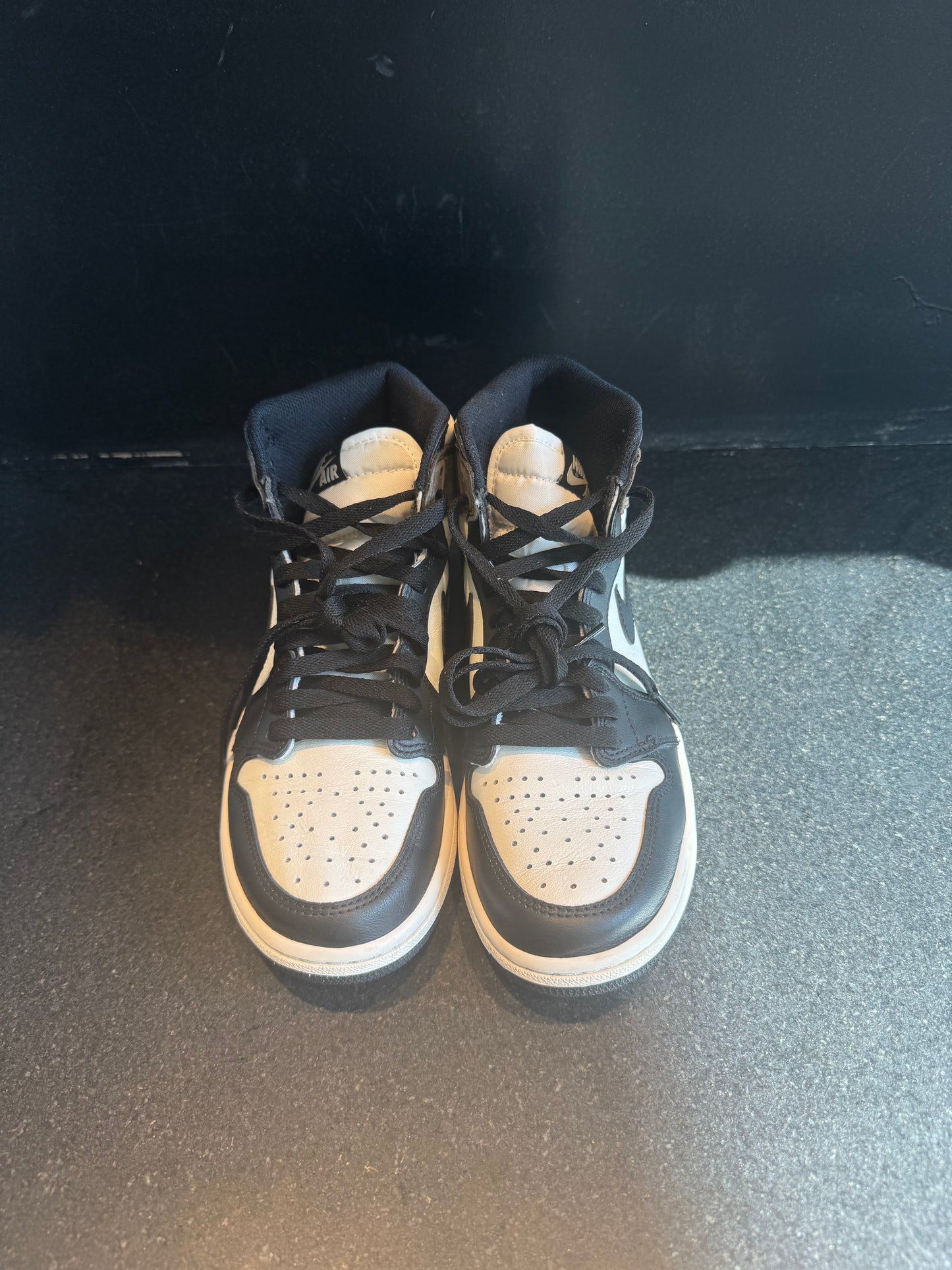 Jordan 1 Retro High 'Mocha' Size 6 Preowned