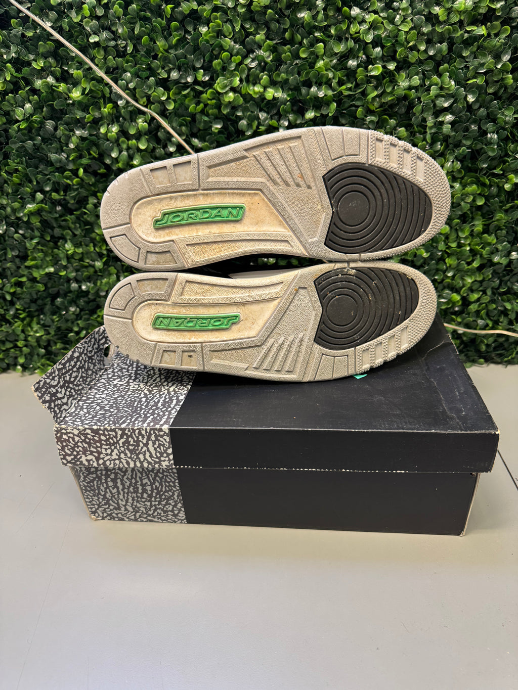 Jordan 3 "Green Glow" Size 13 Preowned