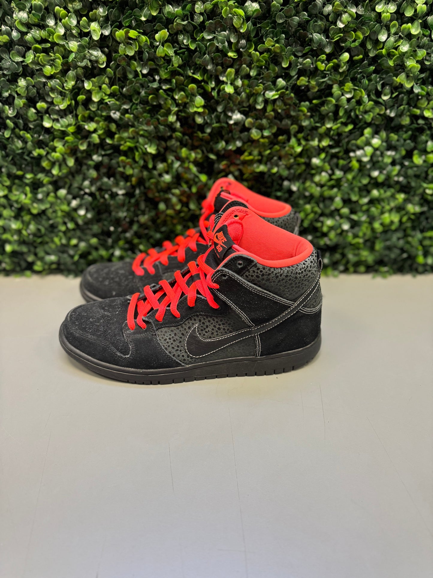 Nike SB Dunk High "Black Safari Atomic Red" Size 10.5 Preowned