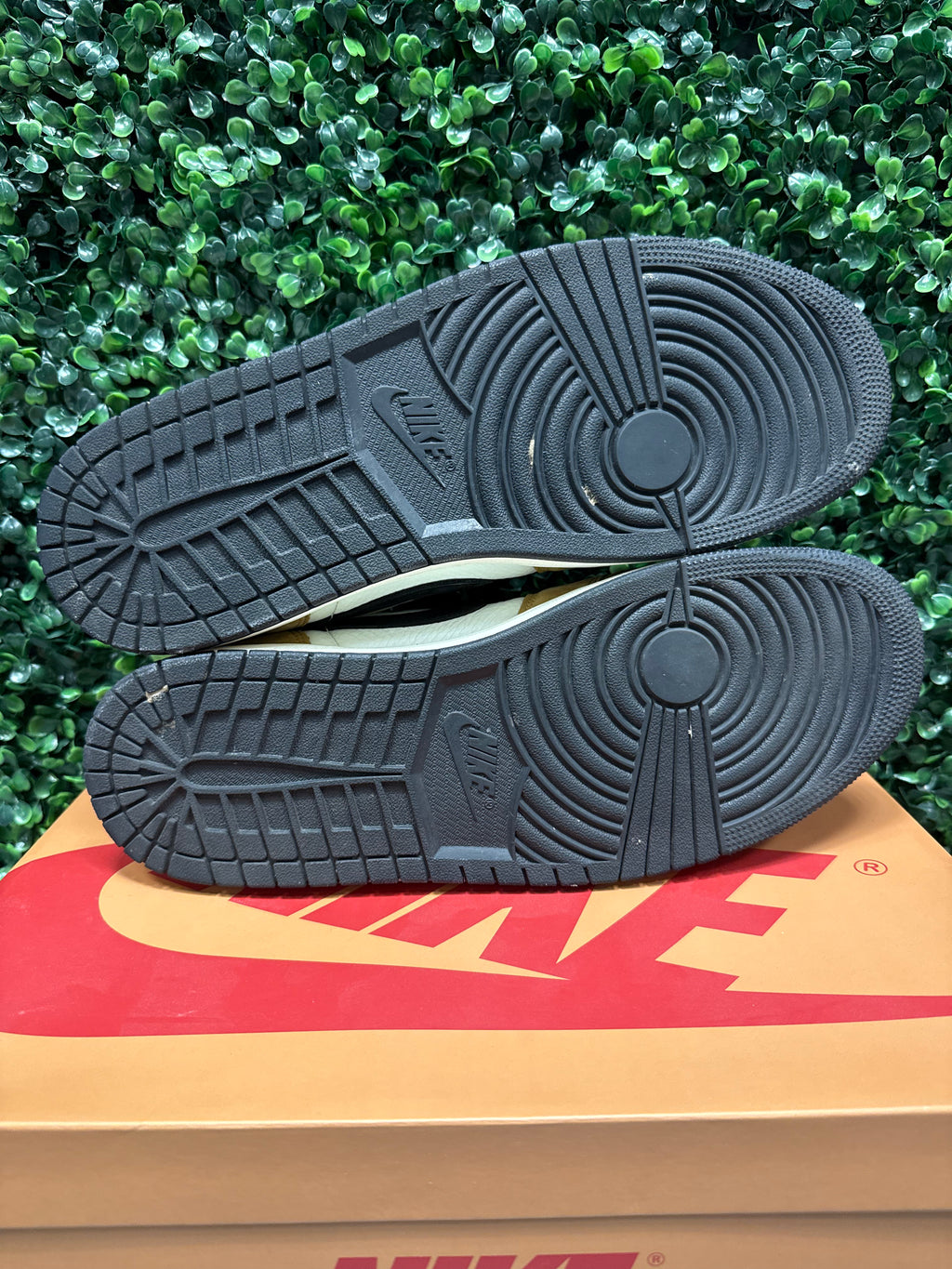 Jordan 1 Low OG "Rookie of the Year" Size 13 Pre-Owned