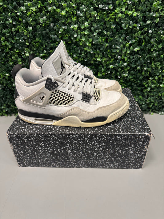 Jordan 4 "Military Black" Size 11 Preowned