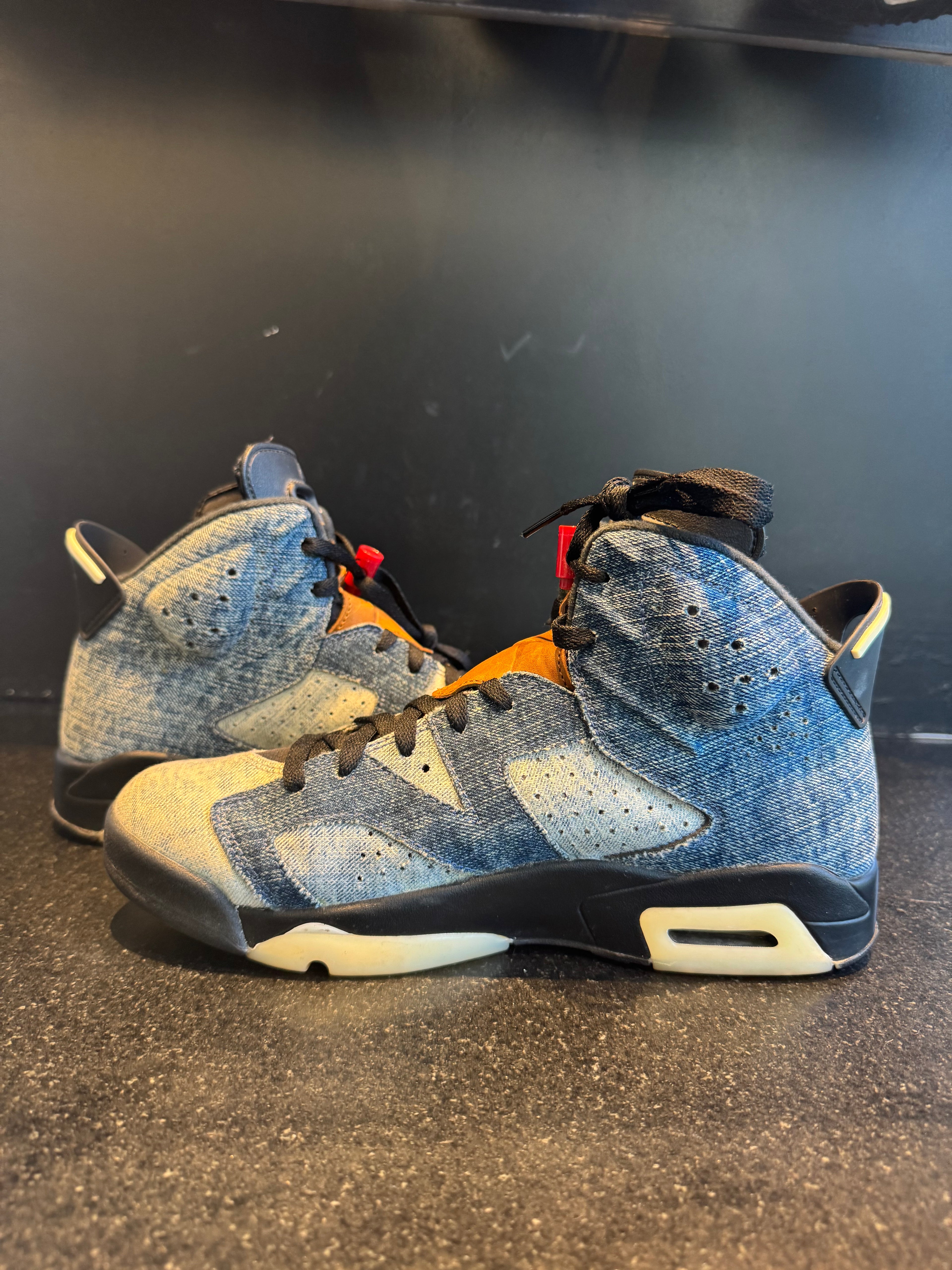 Jordan 6 Retro 'Denim' Size 10.5 Preowned with box