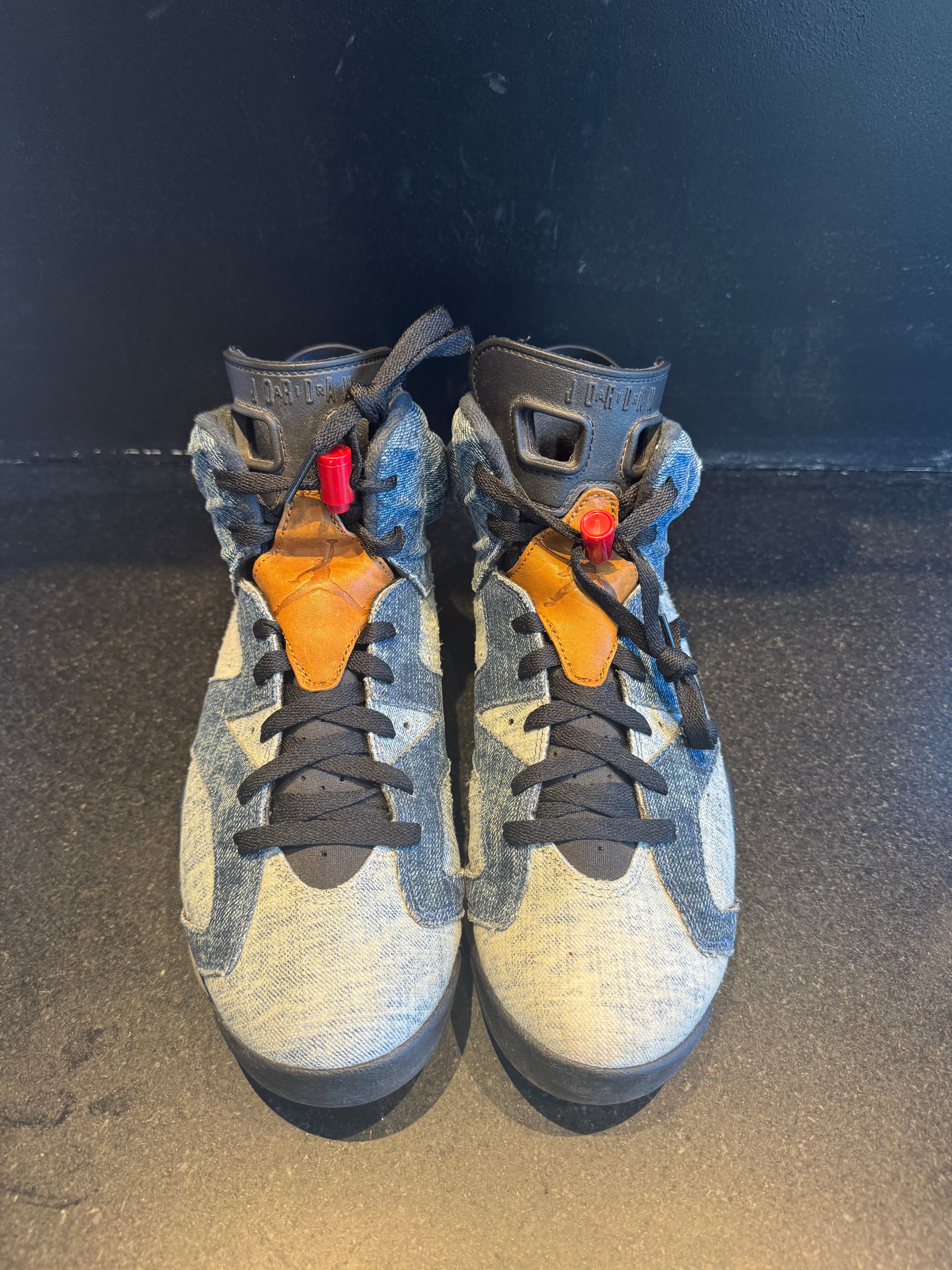 Jordan 6 Retro 'Denim' Size 10.5 Preowned with box