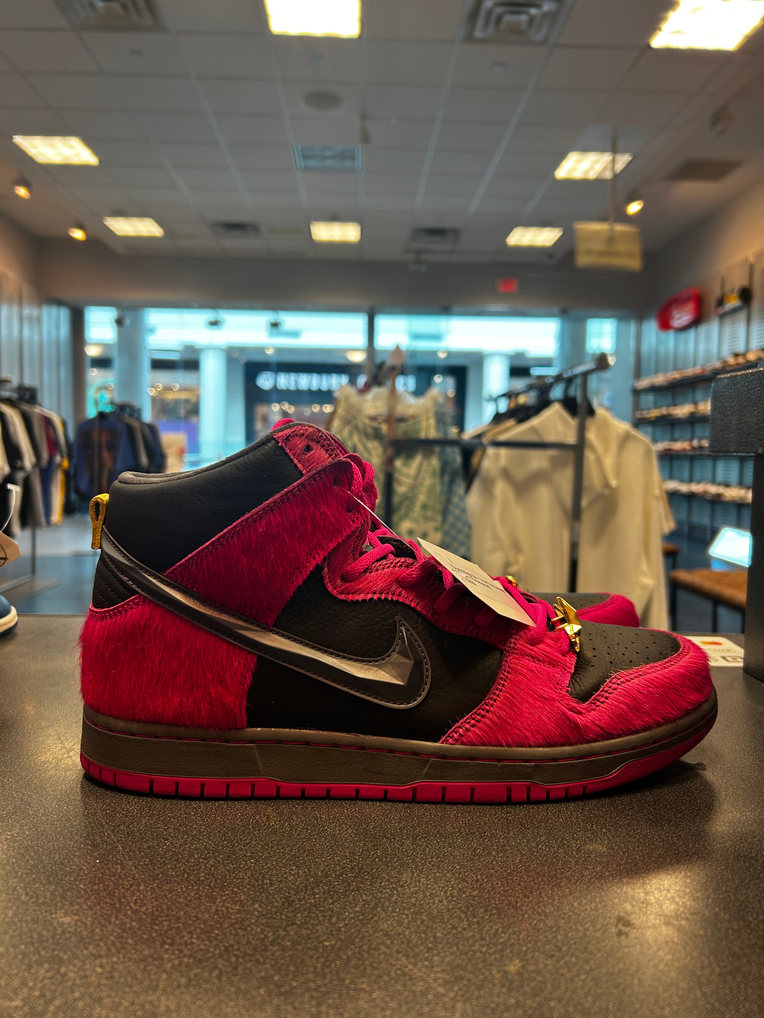 Dunk High SB "Run The Jewel" Size 11 Preowned