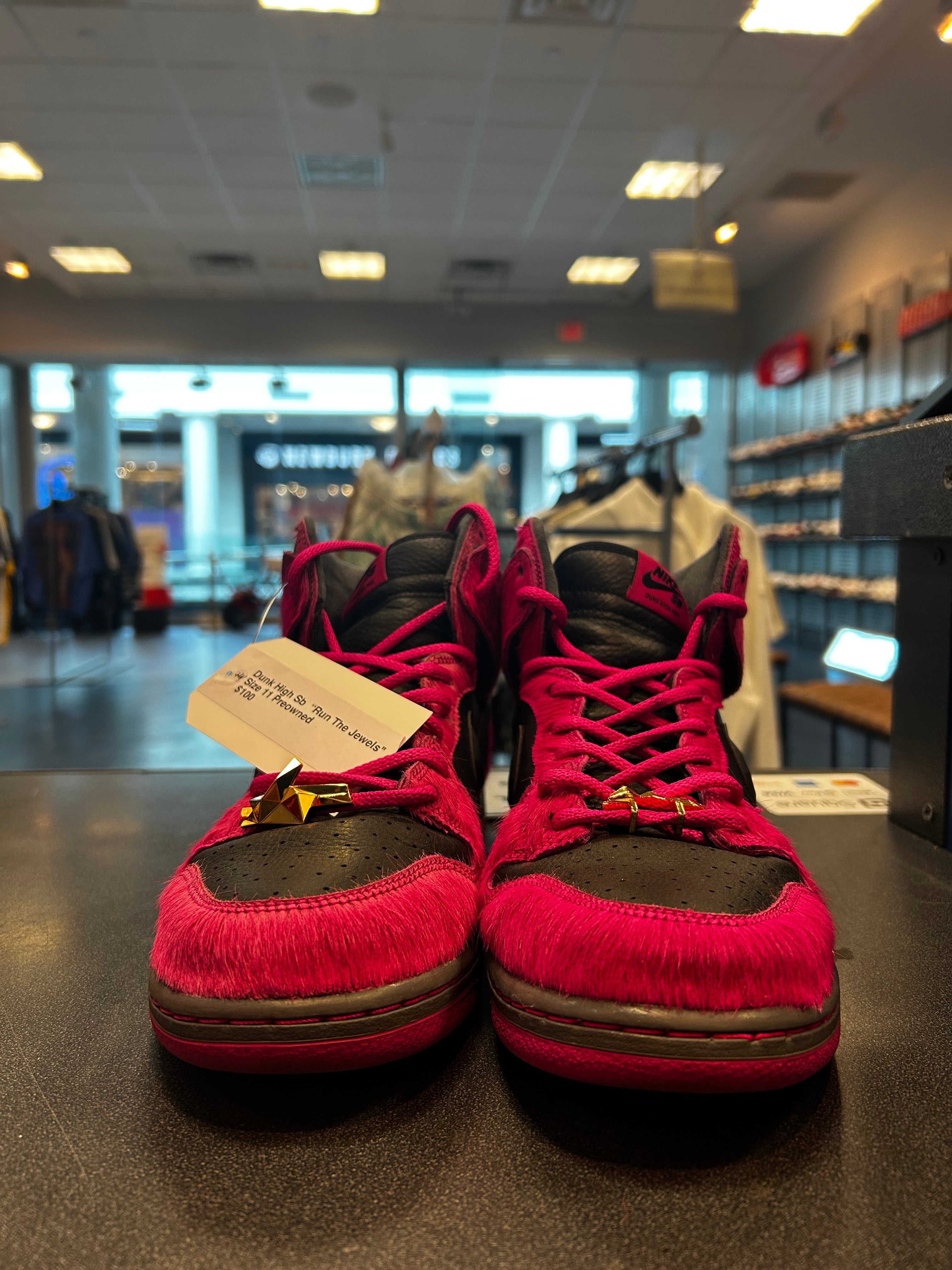 Dunk High SB "Run The Jewel" Size 11 Preowned