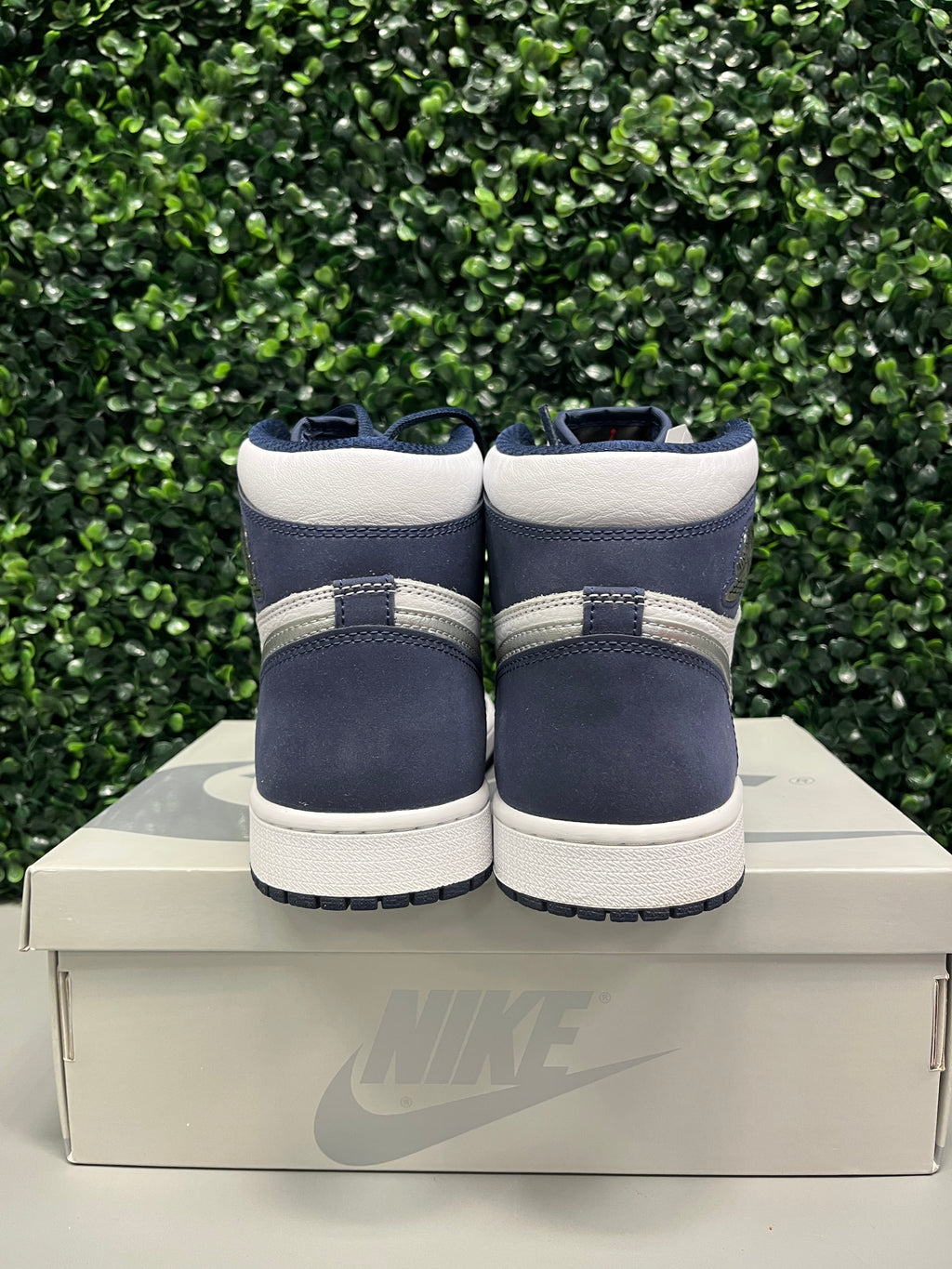 Jordan 1 High Midnight Navy Co.JP Size 9.5 Preowned