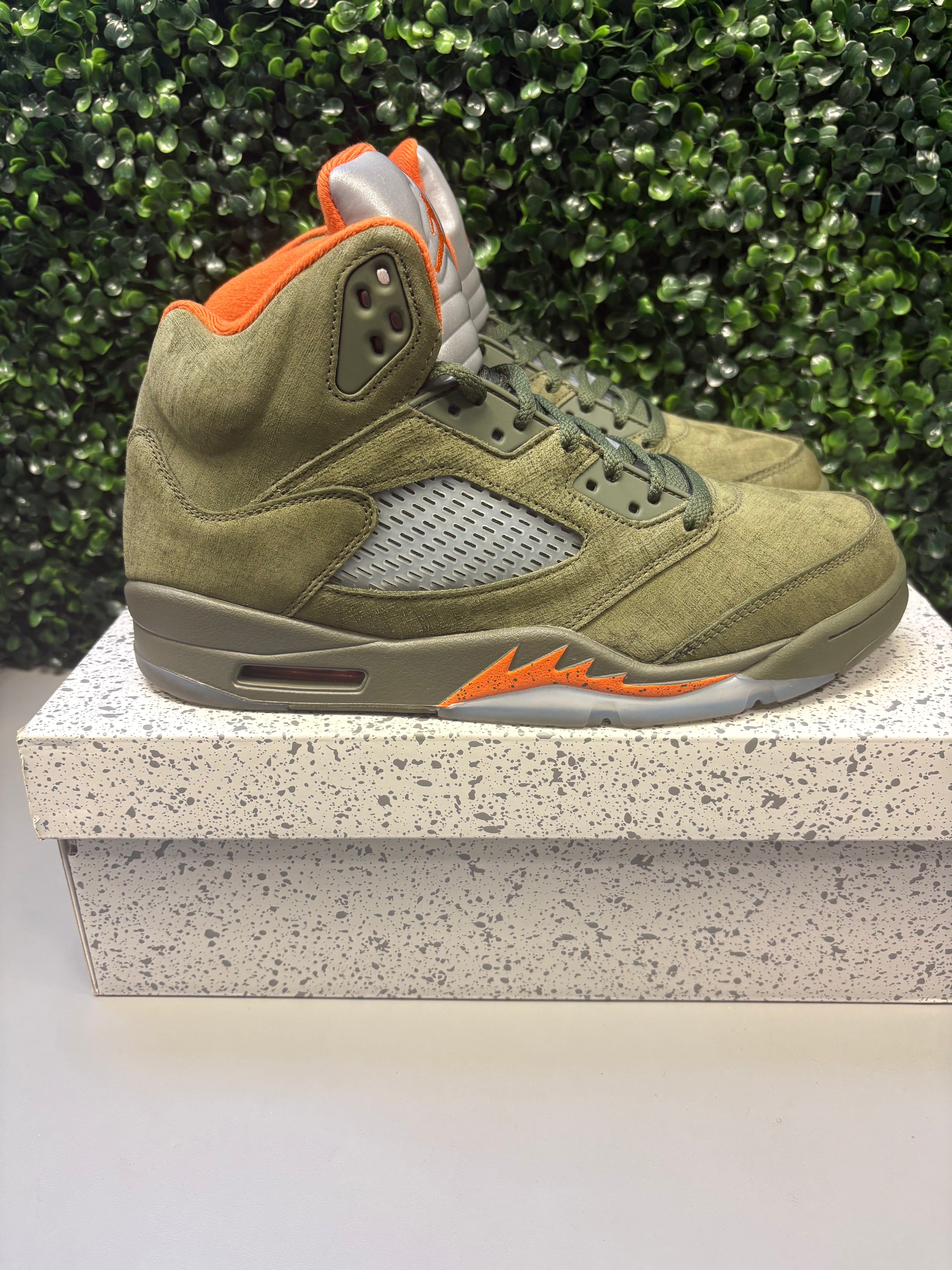 Jordan 5 "Olive" Size 10 Preowned