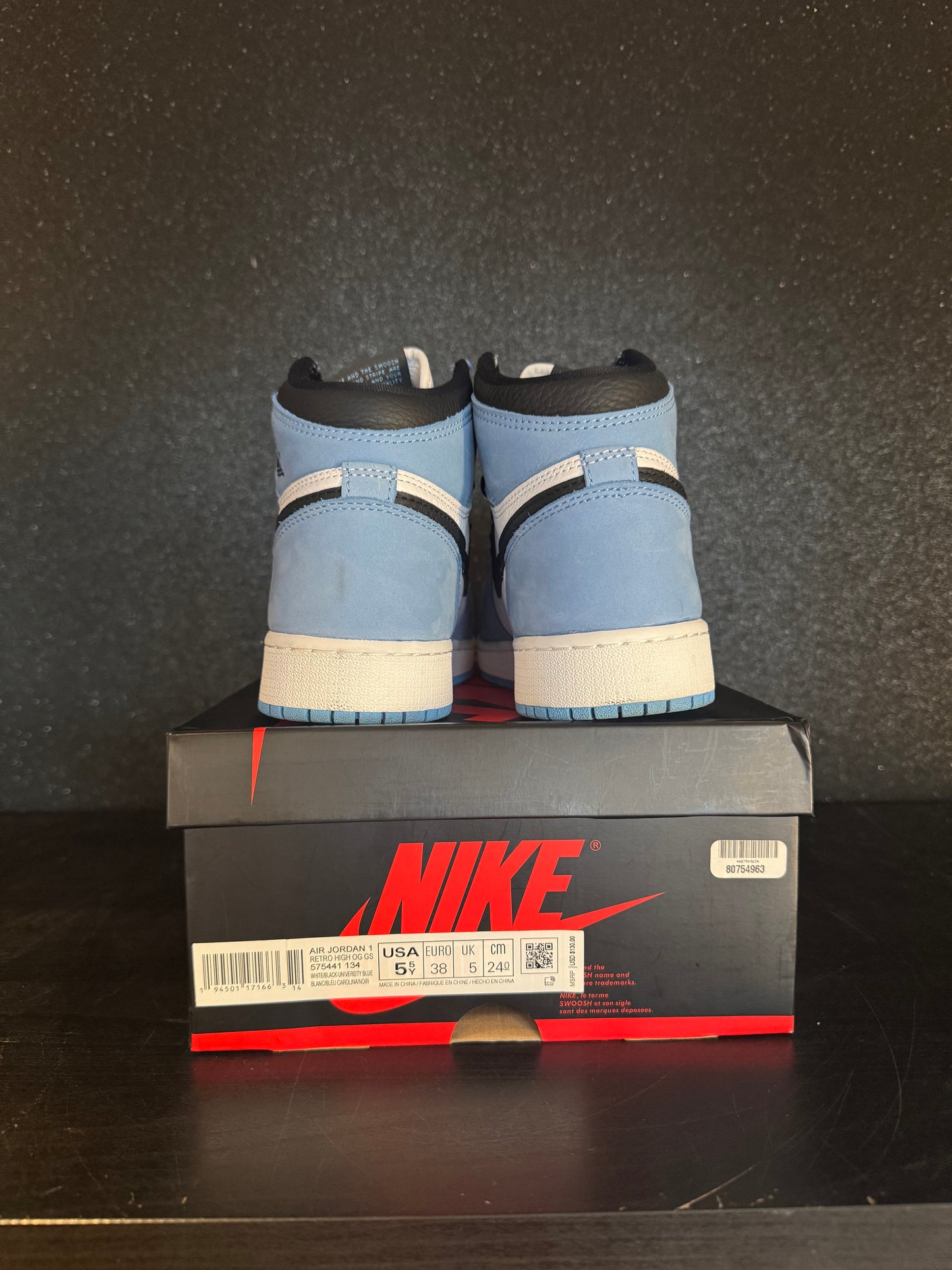 Jordan 1 Retro High 'University Blue' Size 5.5 Preowned with box