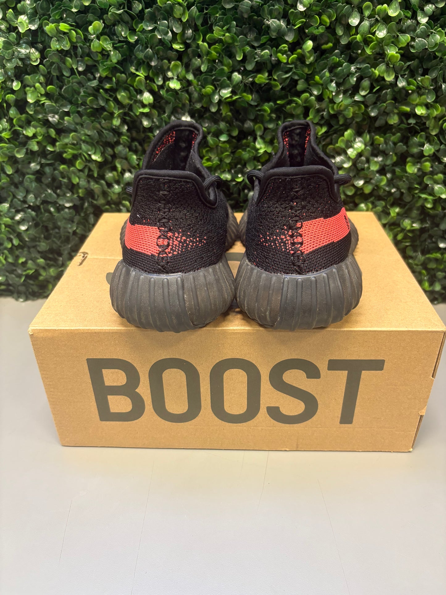 Yeezy 350 "Core Red" Size 4M / 5.5W Preowned
