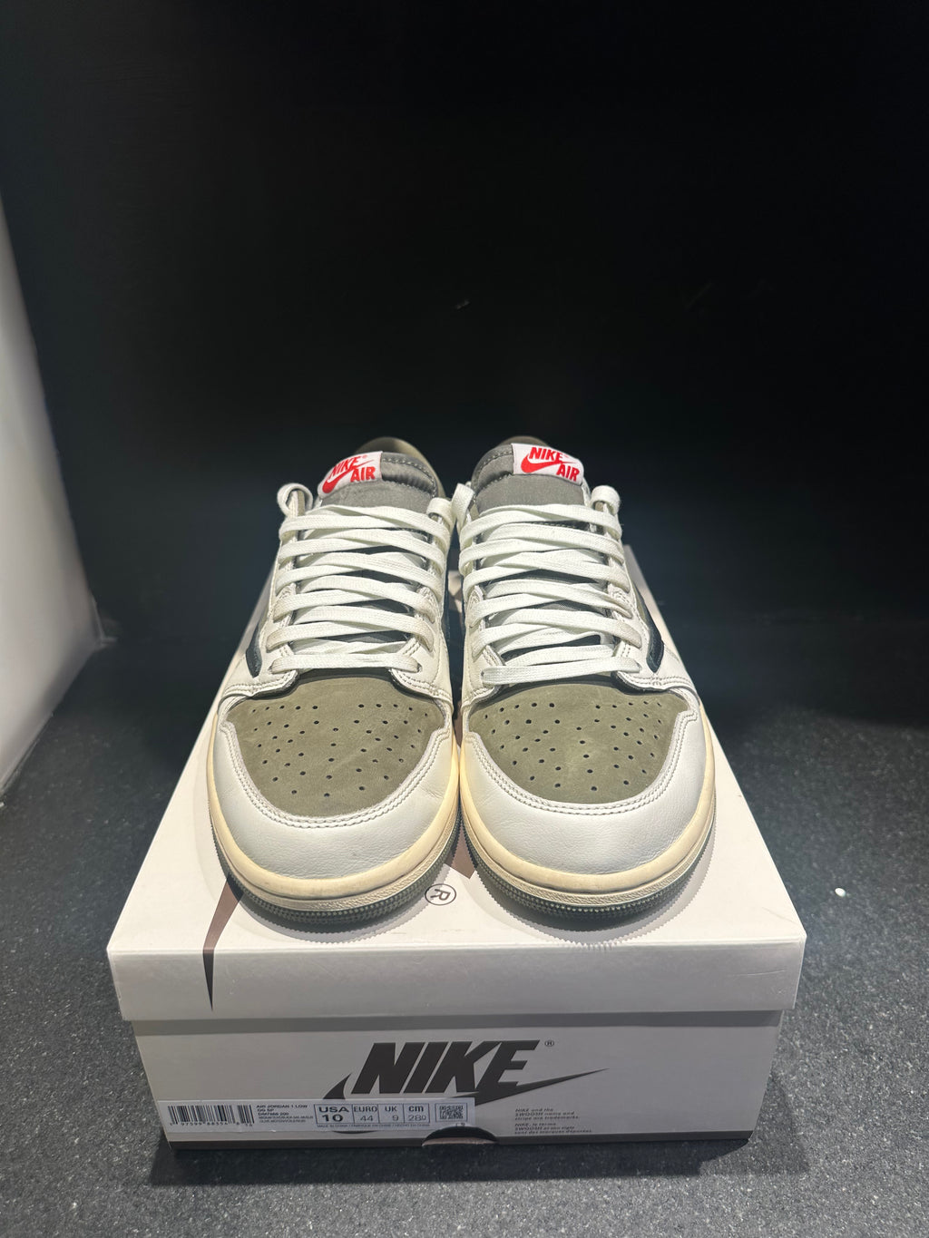 Jordan 1 x Travis Scott "Medium Olive" sz 10 preowned