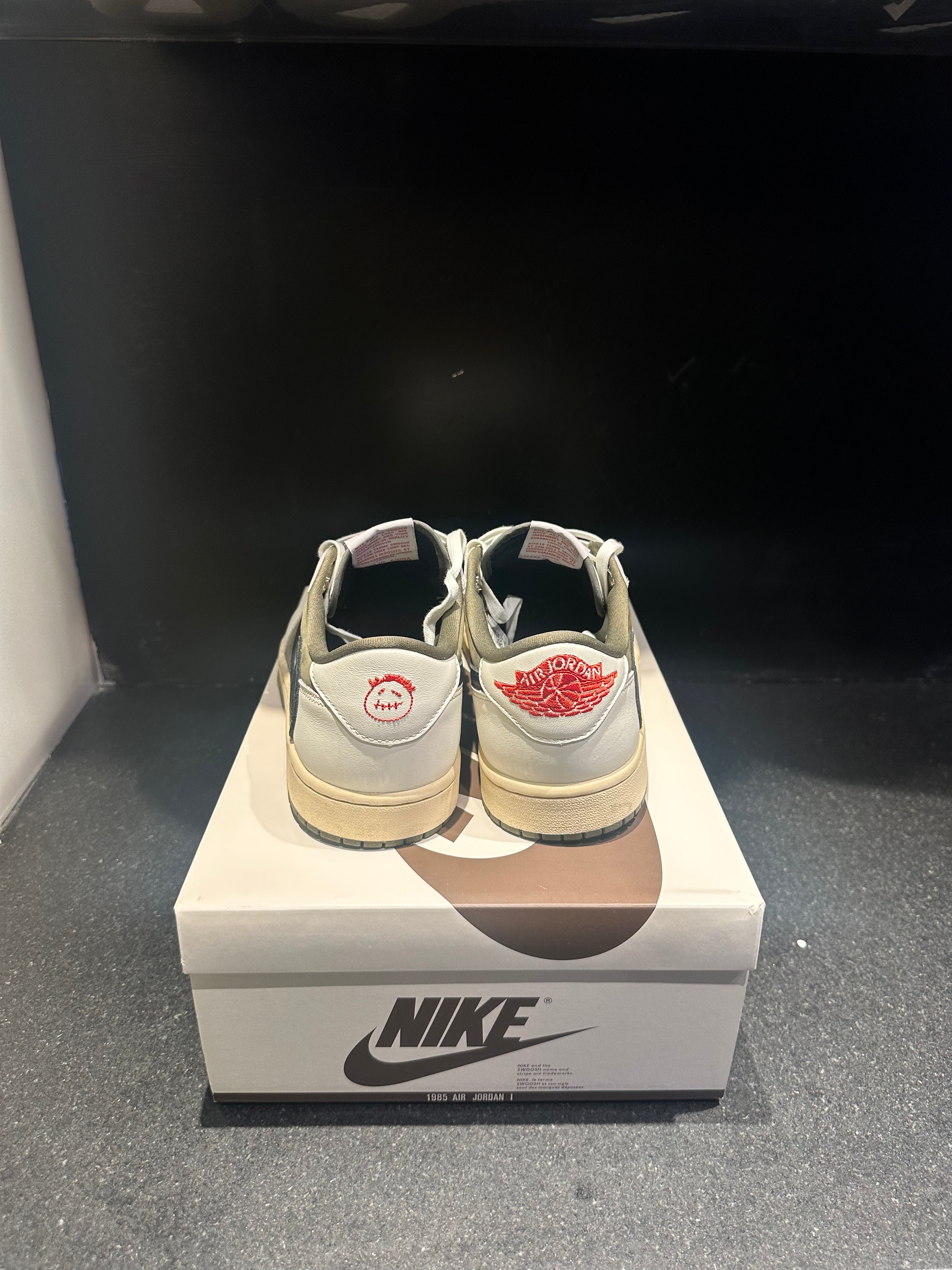 Jordan 1 x Travis Scott "Medium Olive" sz 10 preowned