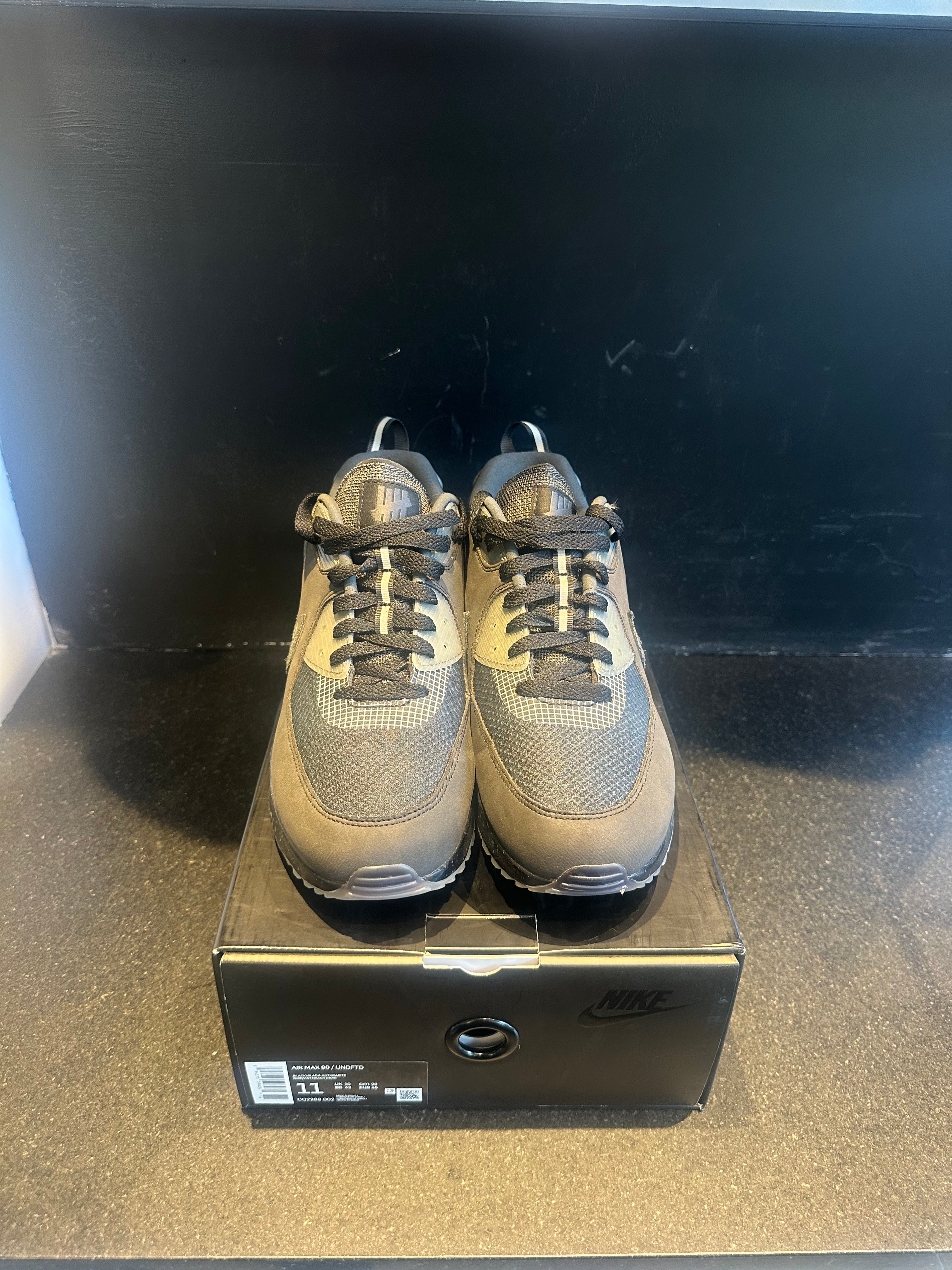 Nike Air Max 90 "Undefeated Black" sz 11 preowned