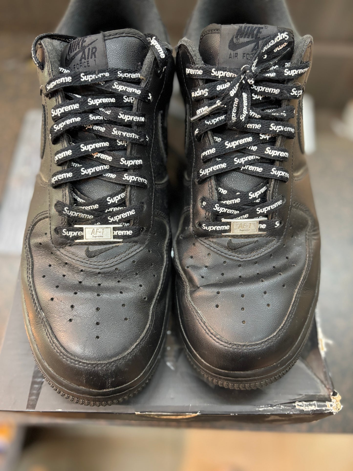 Nike Air Force 1 x Supreme "Black" Size 11.5 Pre Owned