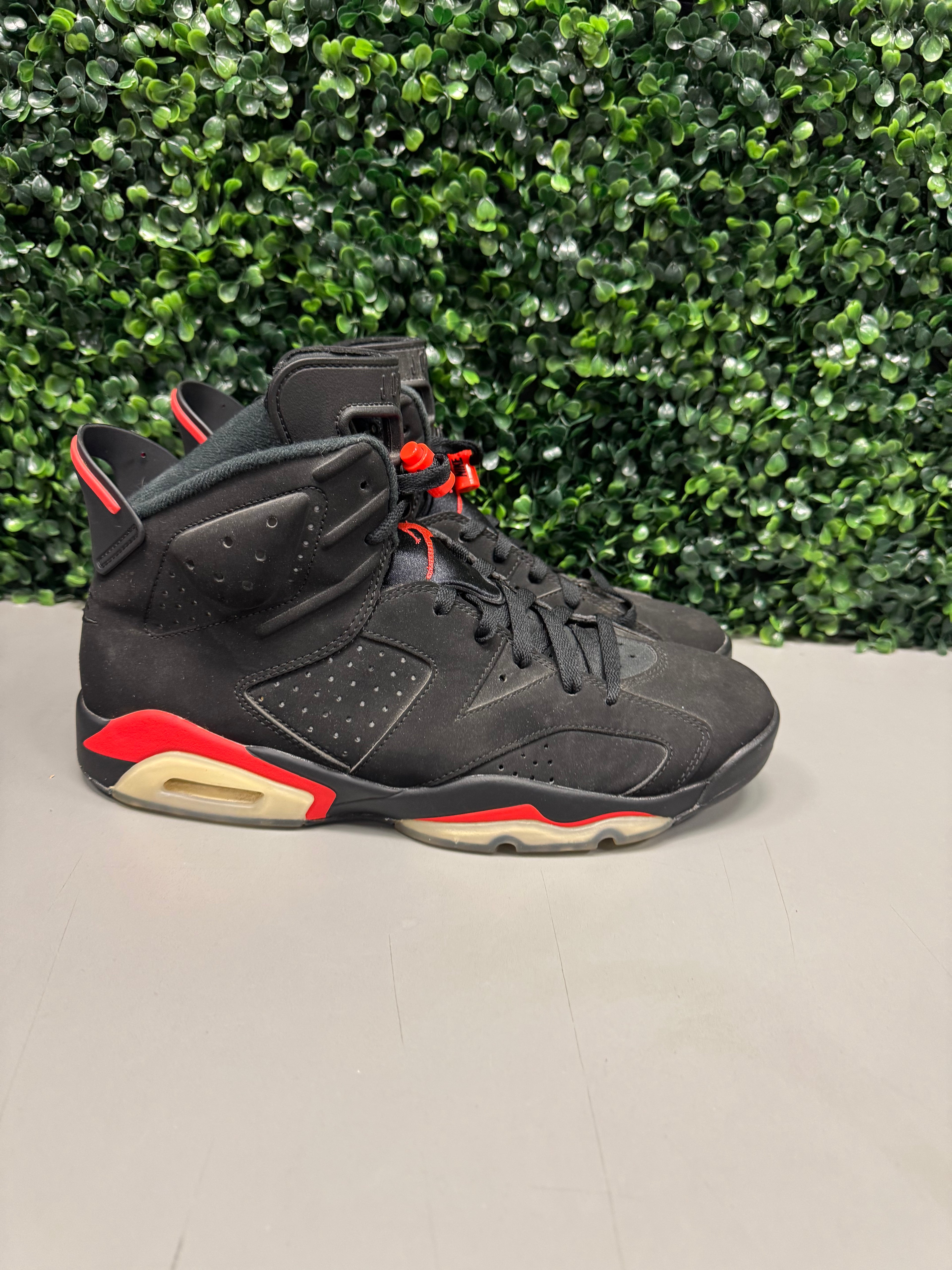 Jordan 6 Retro "Black Infrared" Size 11 Preowned