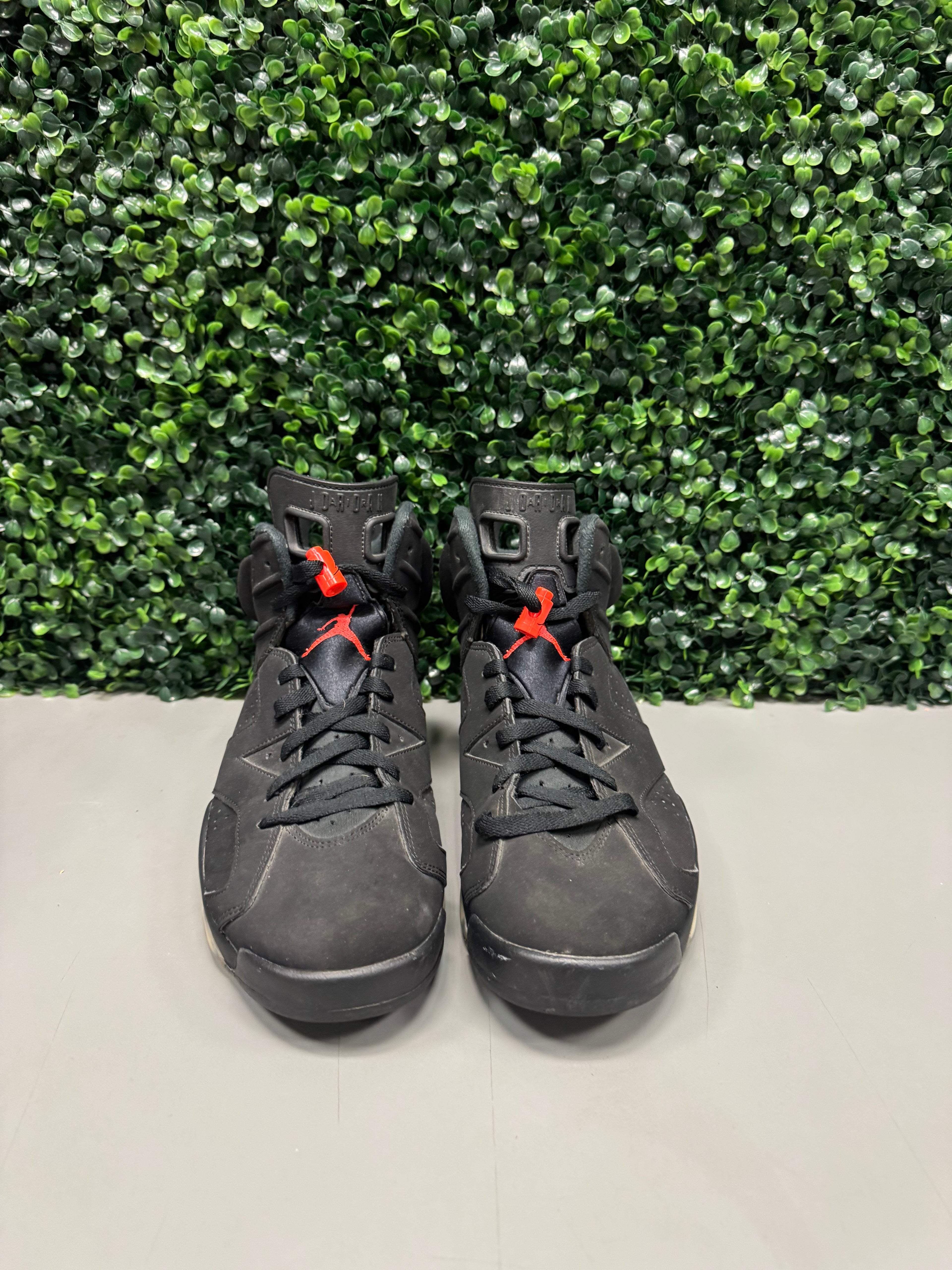 Jordan 6 Retro "Black Infrared" Size 11 Preowned