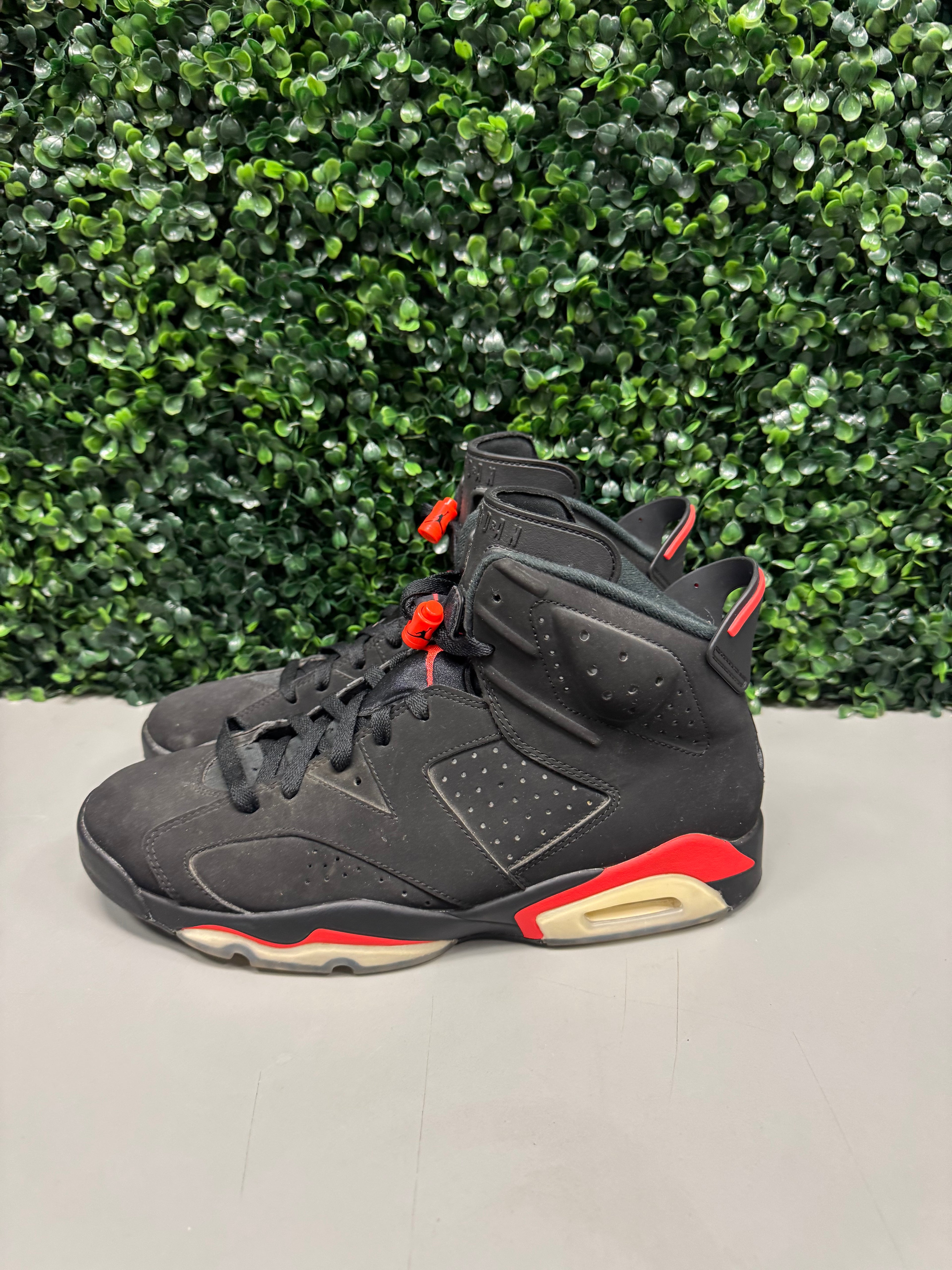 Jordan 6 Retro "Black Infrared" Size 11 Preowned