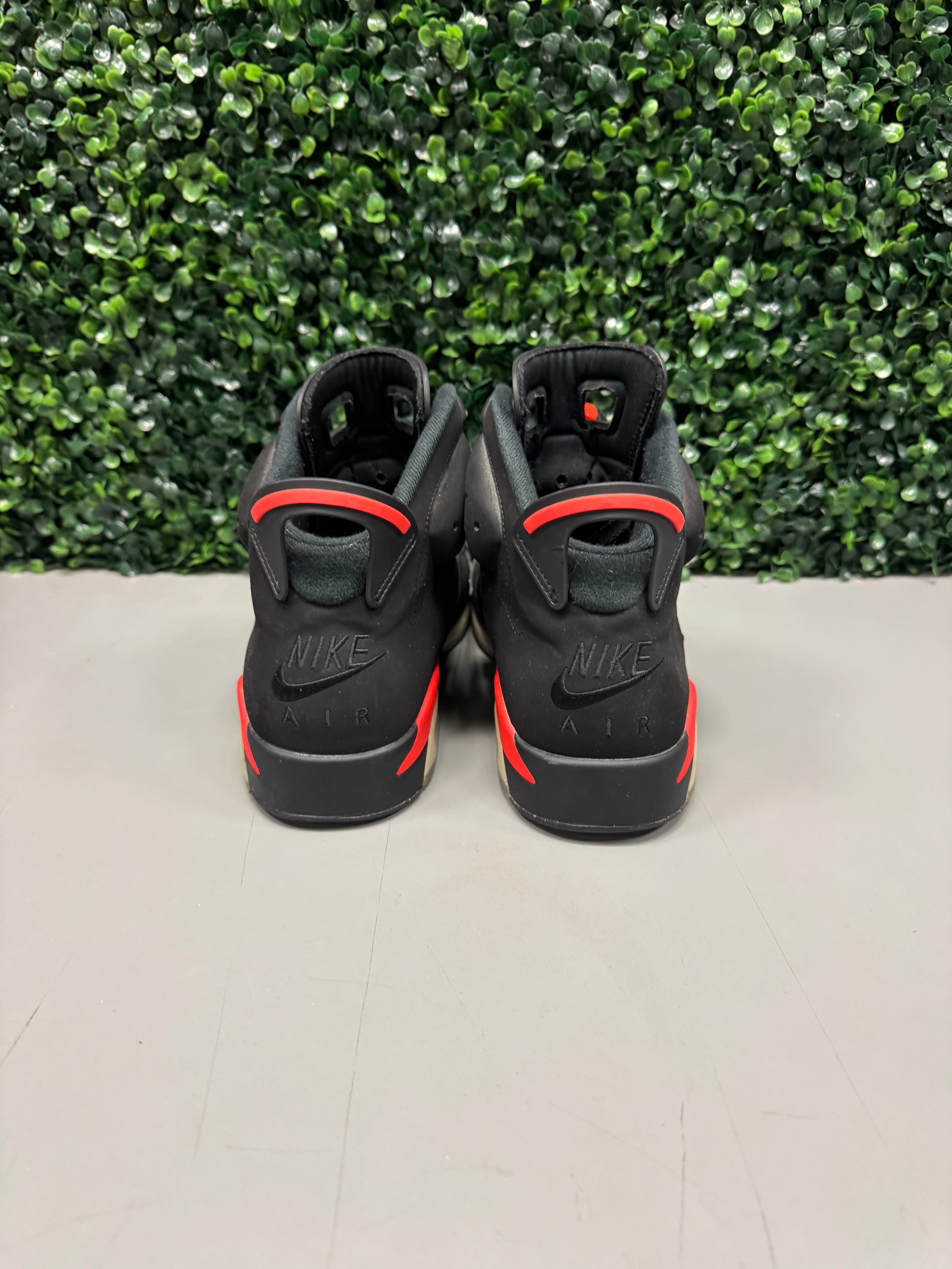 Jordan 6 Retro "Black Infrared" Size 11 Preowned