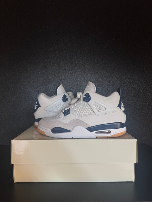 Jordan 4 'Navy' Size 9 Preowned with box