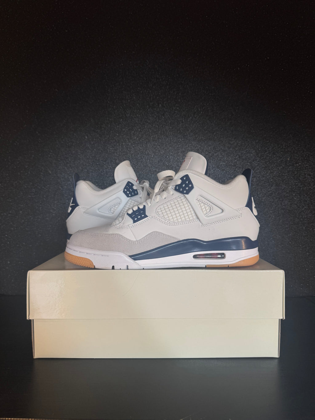 Jordan 4 'Navy' Size 9 Preowned with box