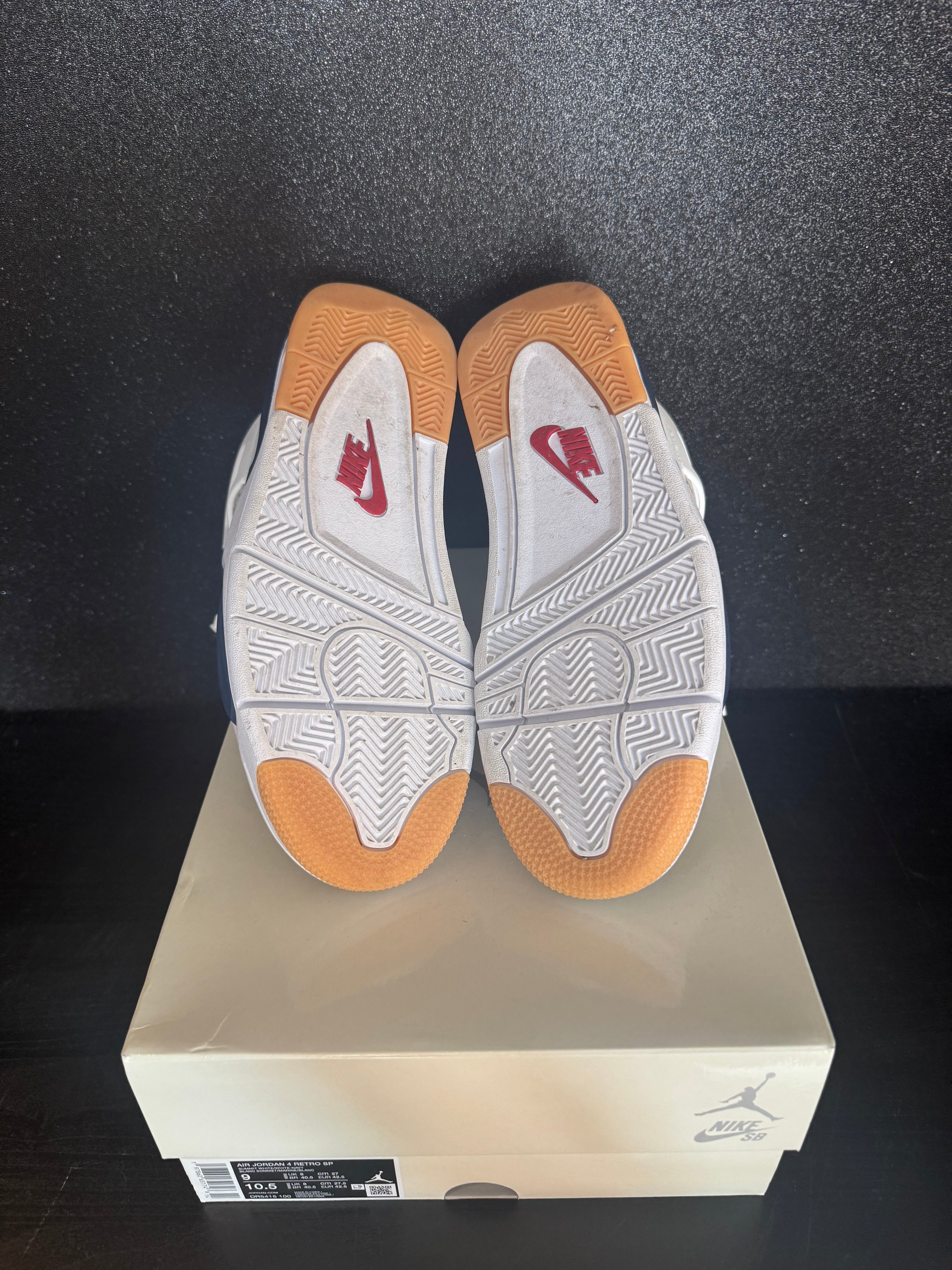 Jordan 4 'Navy' Size 9 Preowned with box