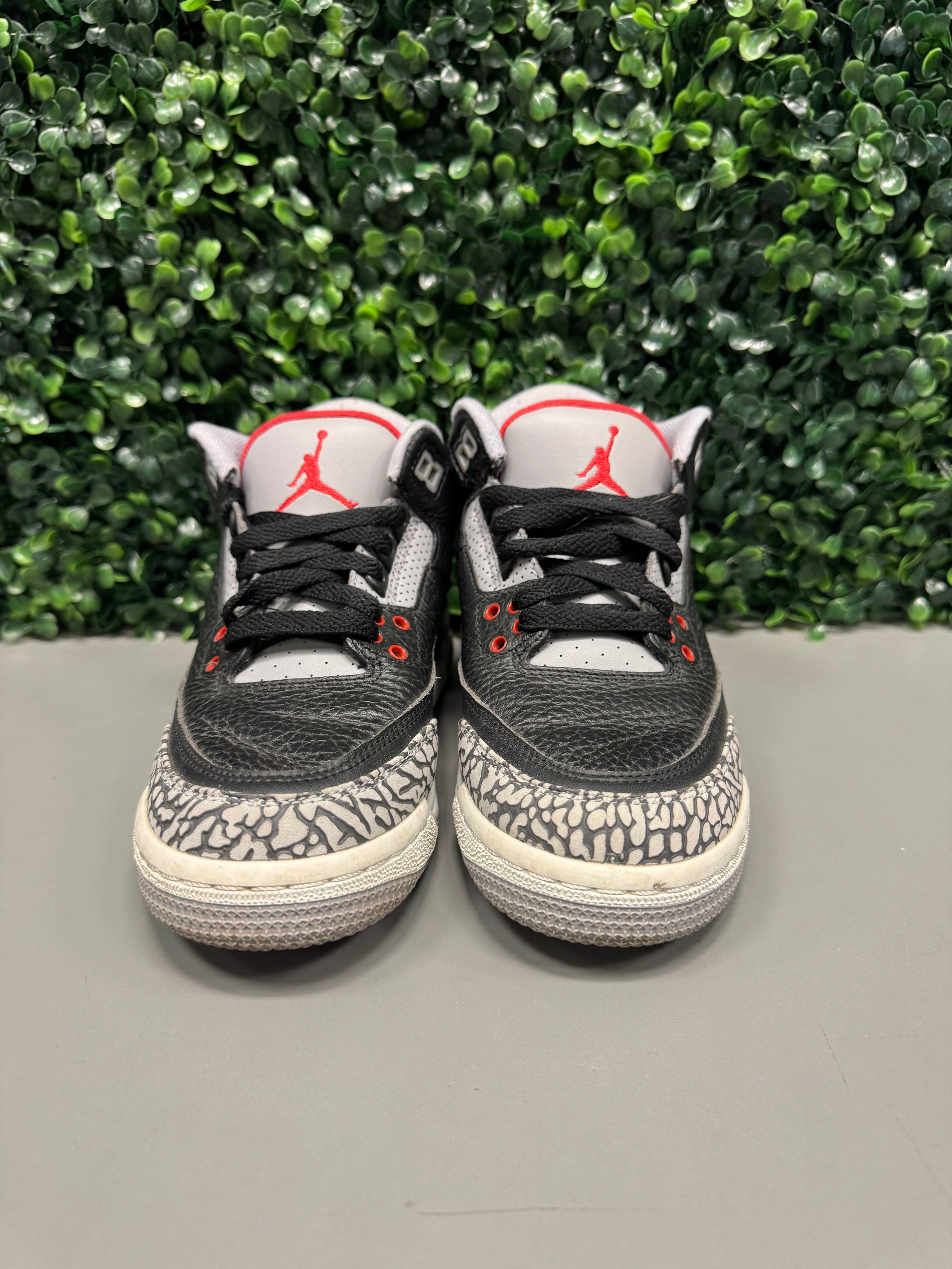 Jordan 3 "Black Cement" Size 4 Preowned