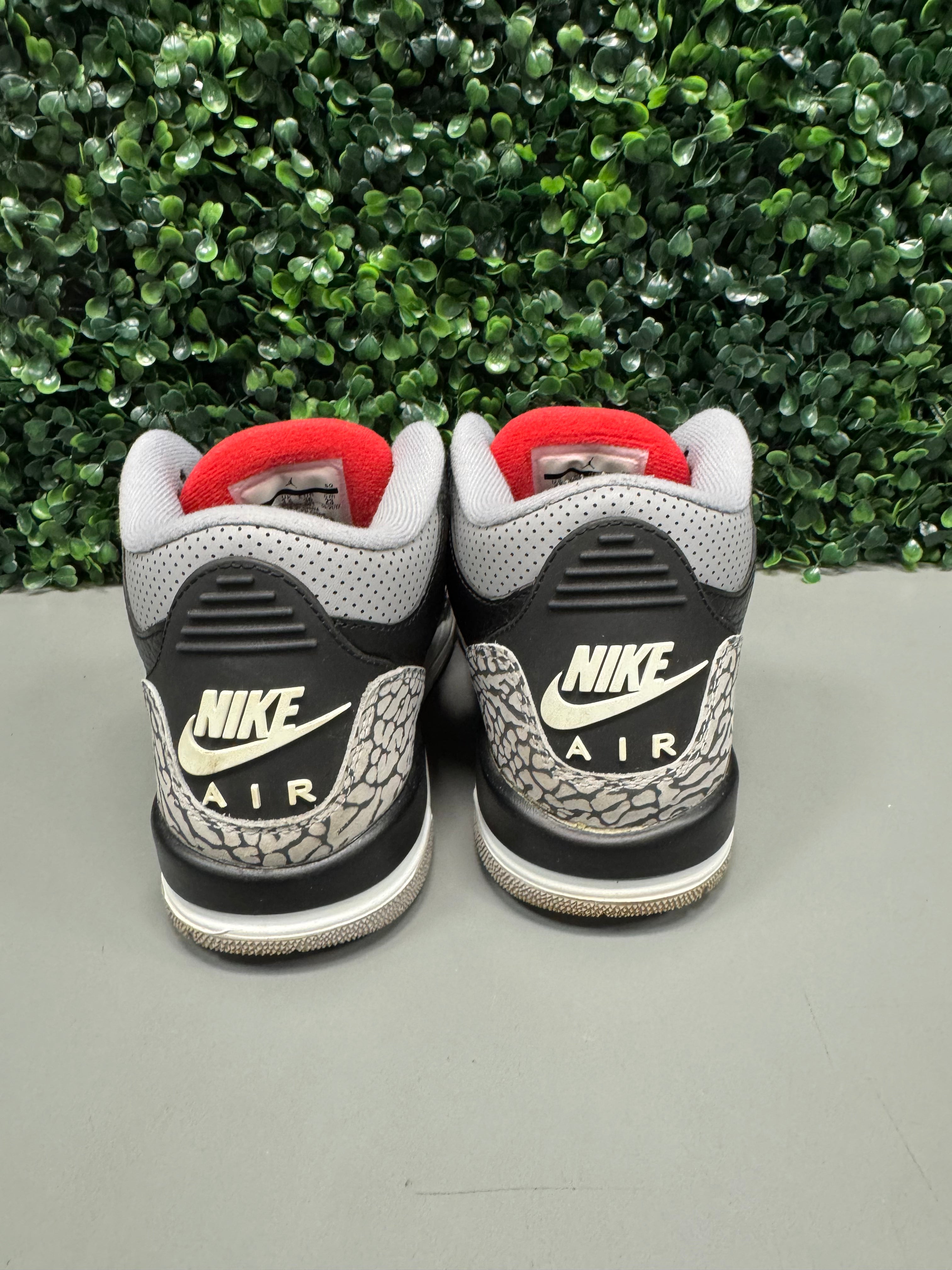 Jordan 3 "Black Cement" Size 4 Preowned