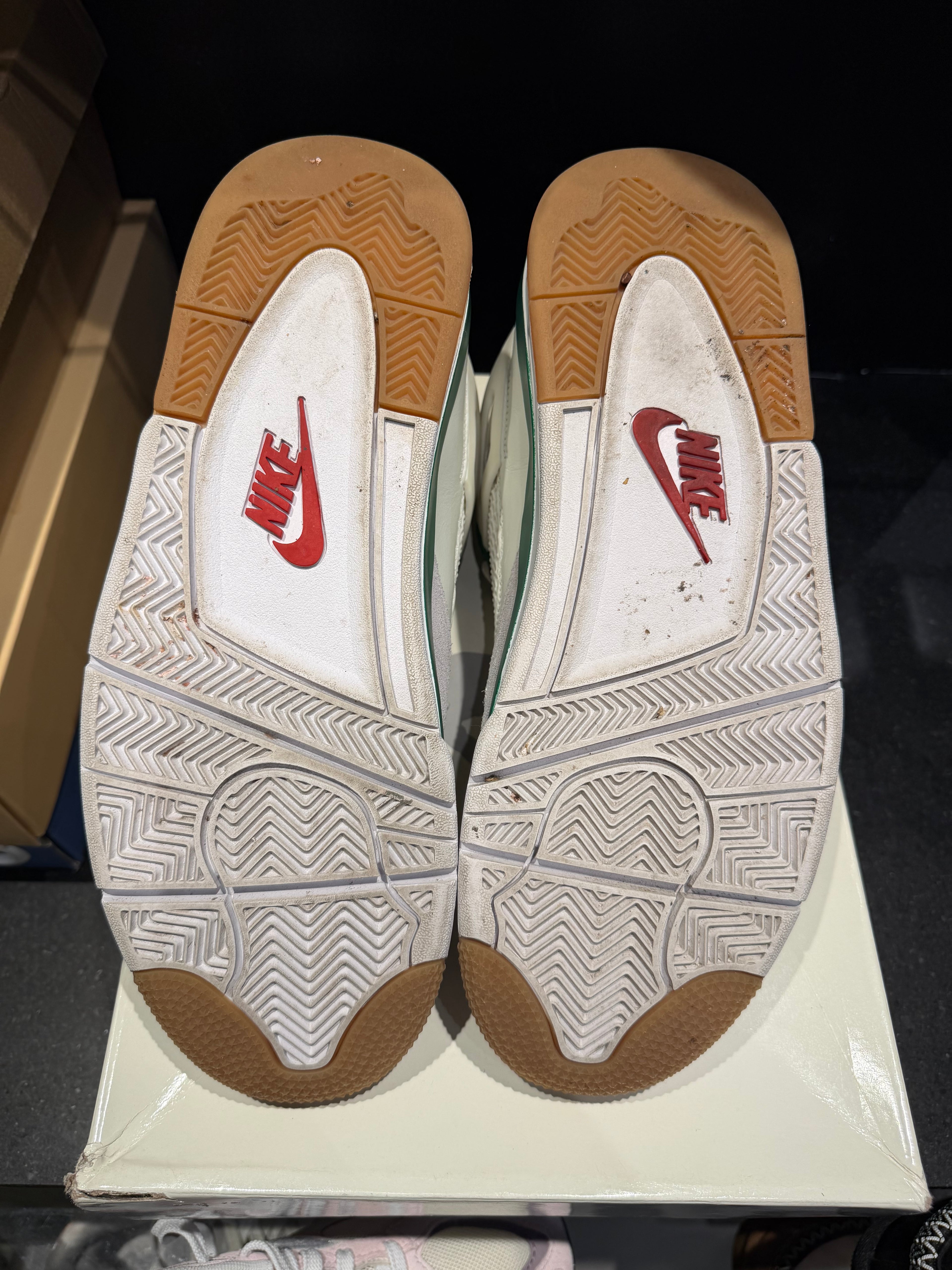 Jordan 4 SB "Pine Green" Size 11 Preowned with box