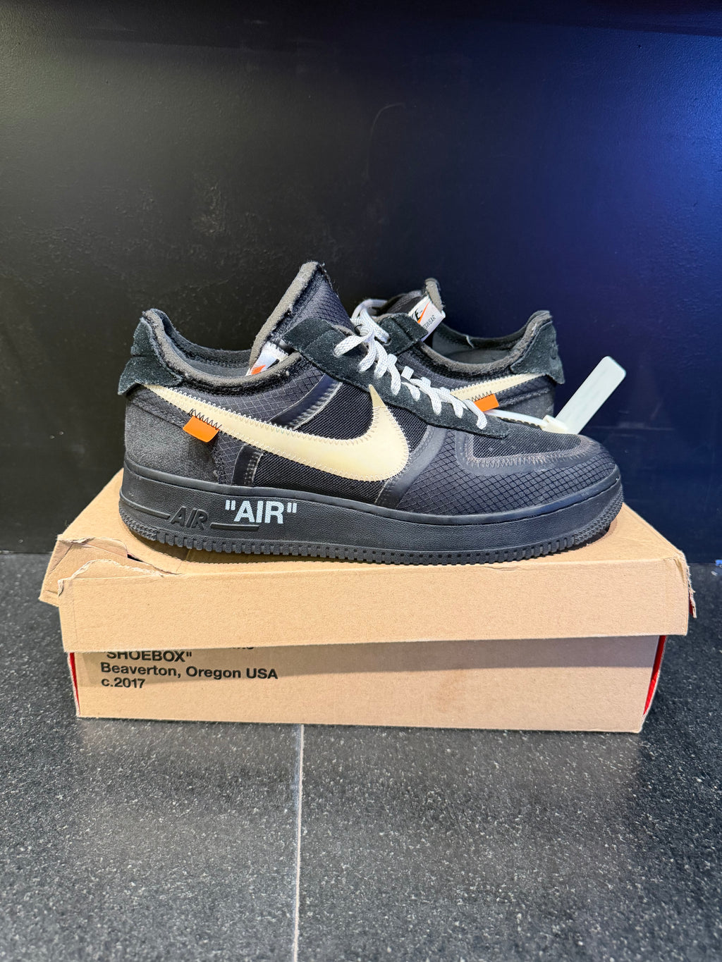 Off White x Nike Air Force 1 "Black" Preowned Size 10.5 OG All