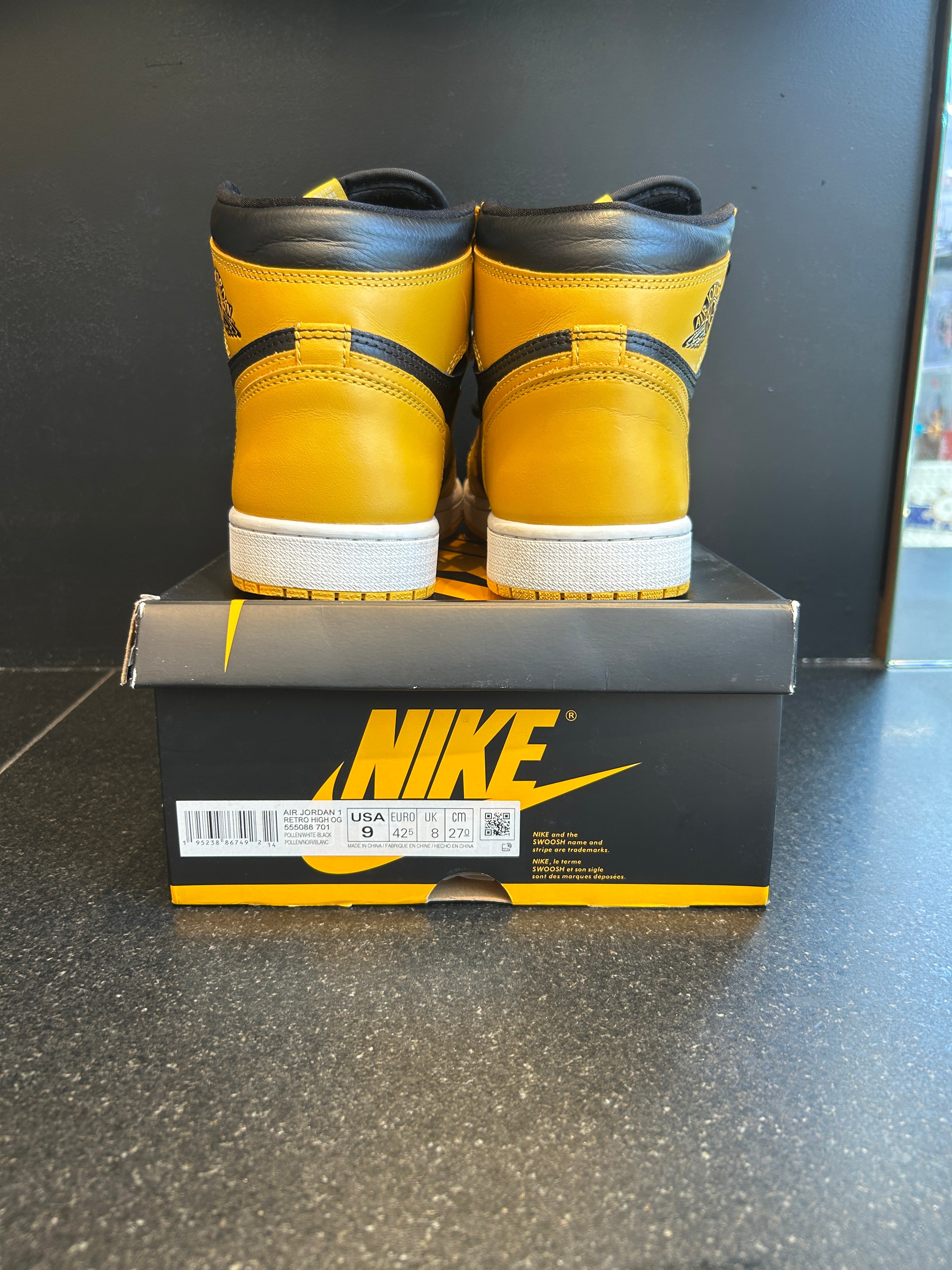 Jordan 1 High "Pollen" Preowned Size 9