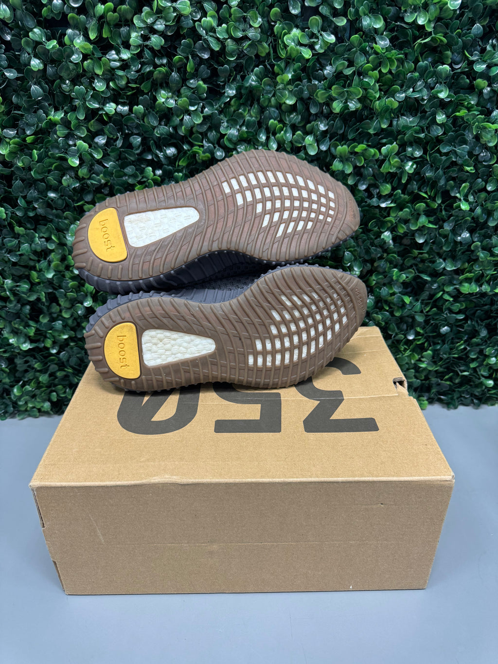 Yeezy 350 "Cinder" Size 4 Preowned
