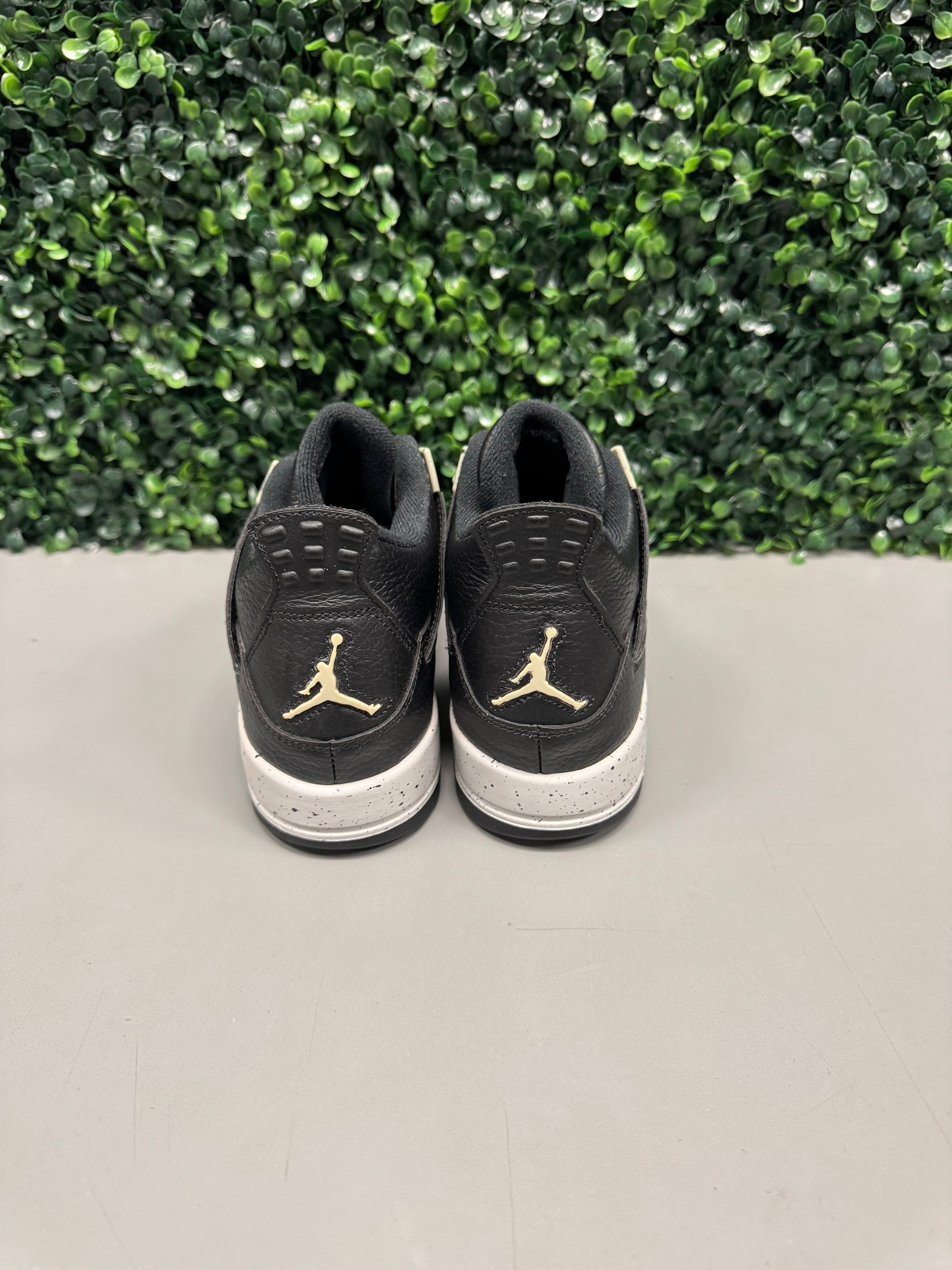 Jordan 4 "Black Oreo" Size 7Y Tried On