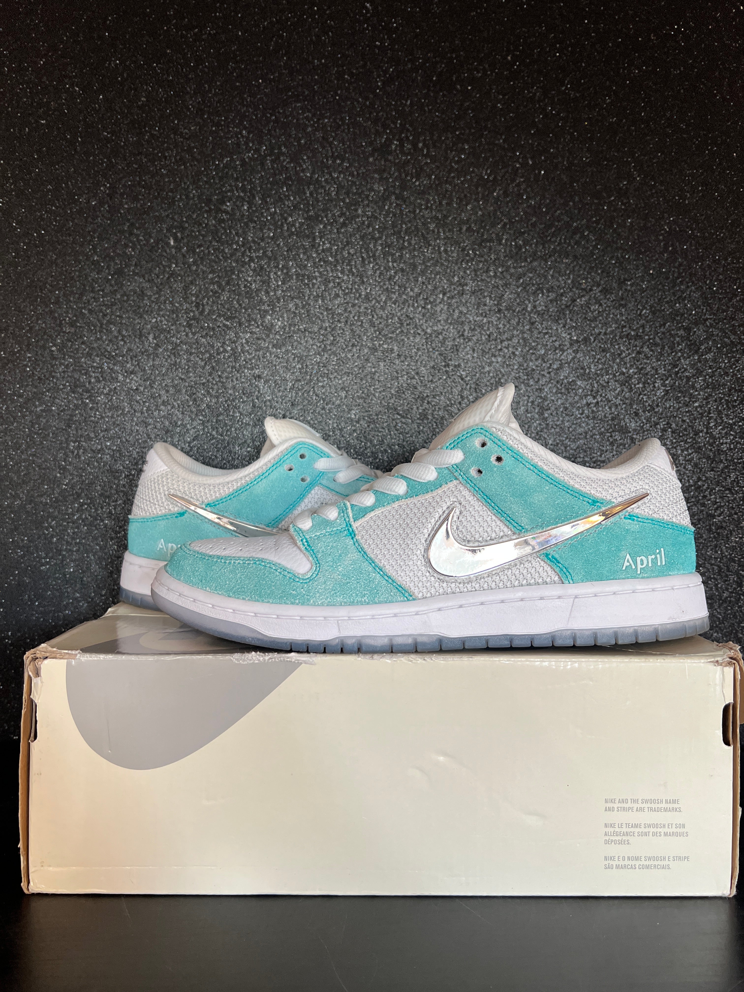 April Skateboards x Nike Dunk Low SB 'Turbo Green' Size 9 Preowned with box
