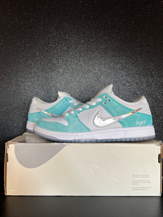 April Skateboards x Nike Dunk Low SB 'Turbo Green' Size 9 Preowned with box