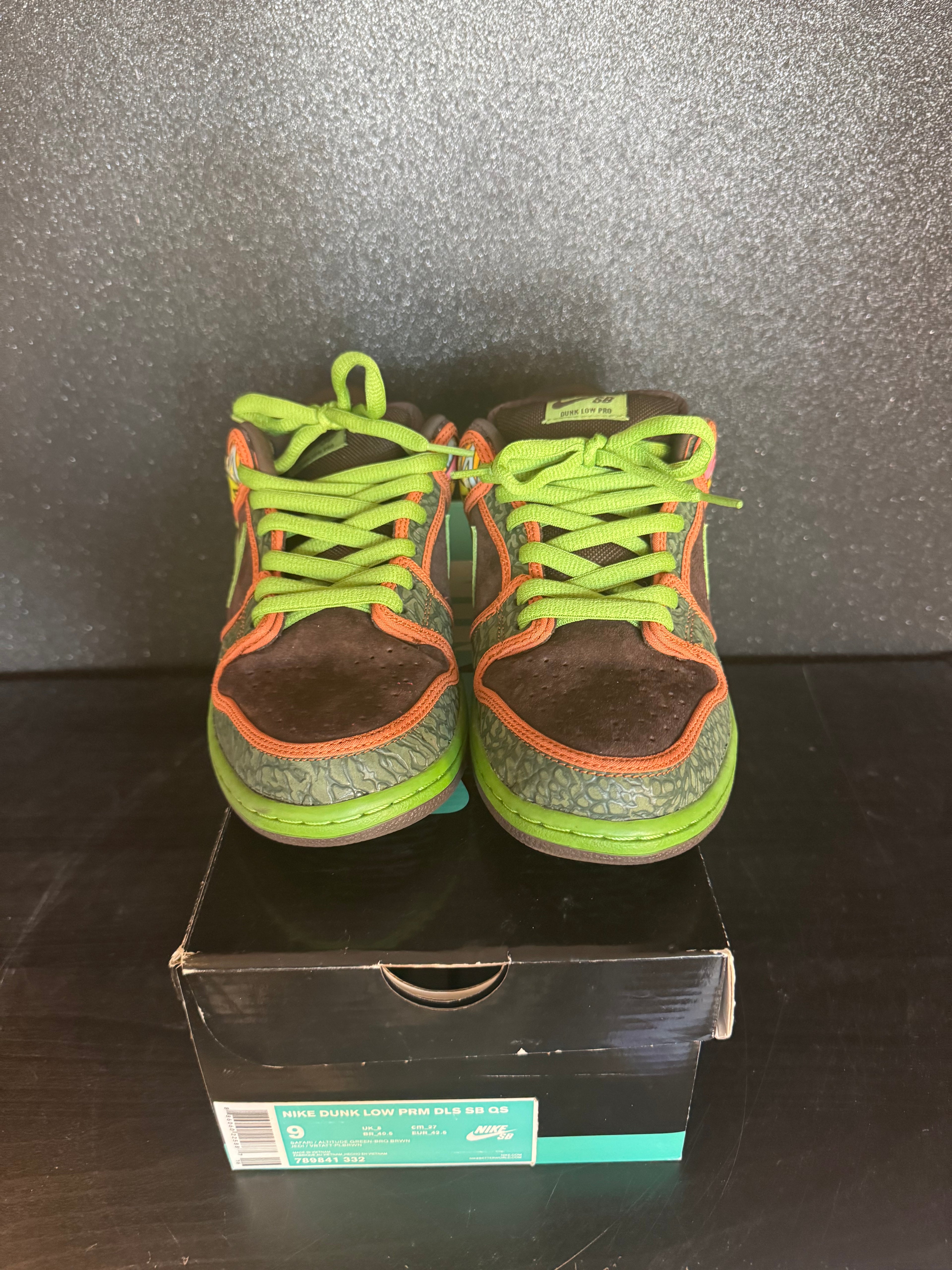 Nike SB Low 'De la Soul' Size 9 Preowned with box