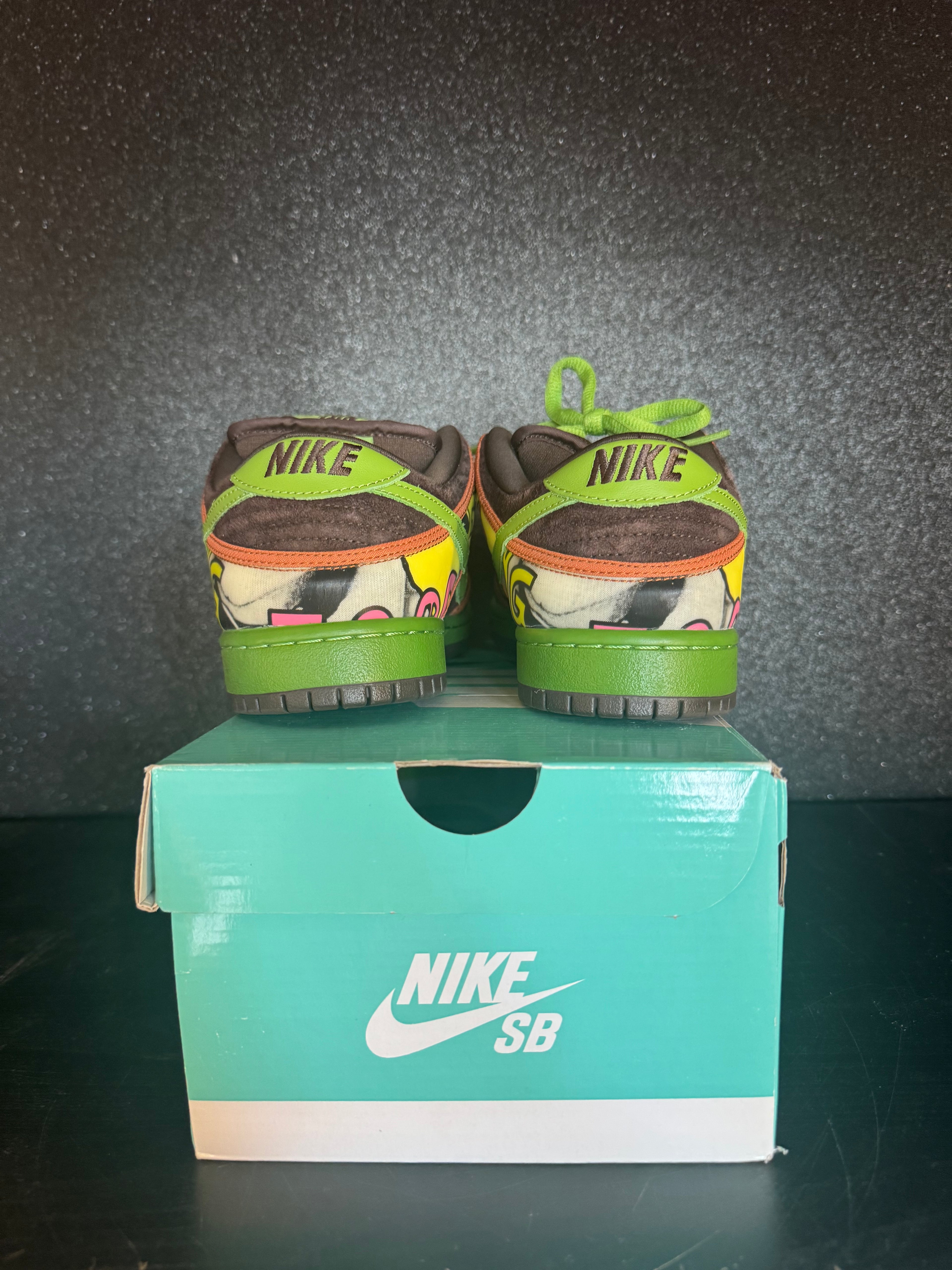 Nike SB Low 'De la Soul' Size 9 Preowned with box