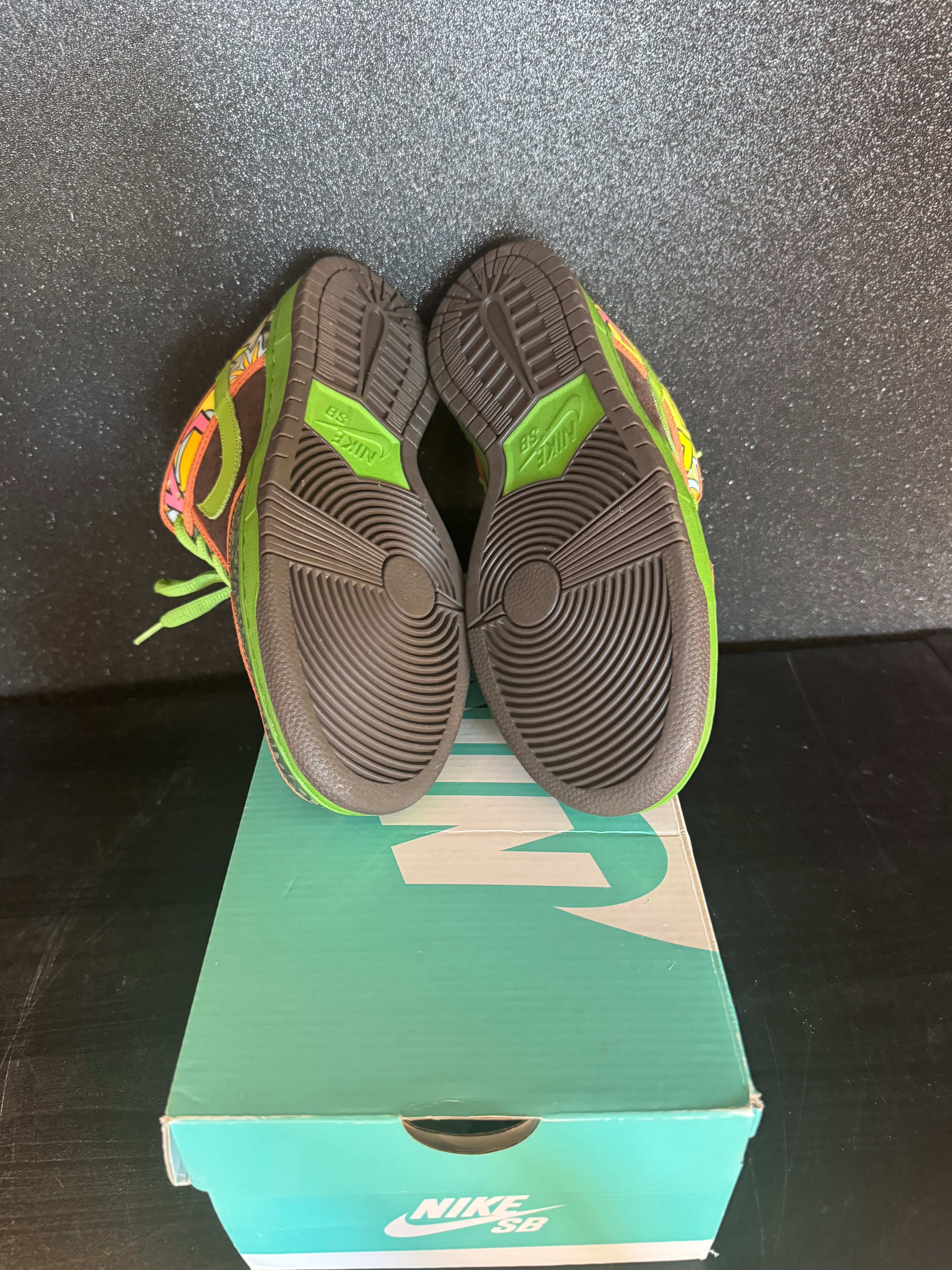 Nike SB Low 'De la Soul' Size 9 Preowned with box